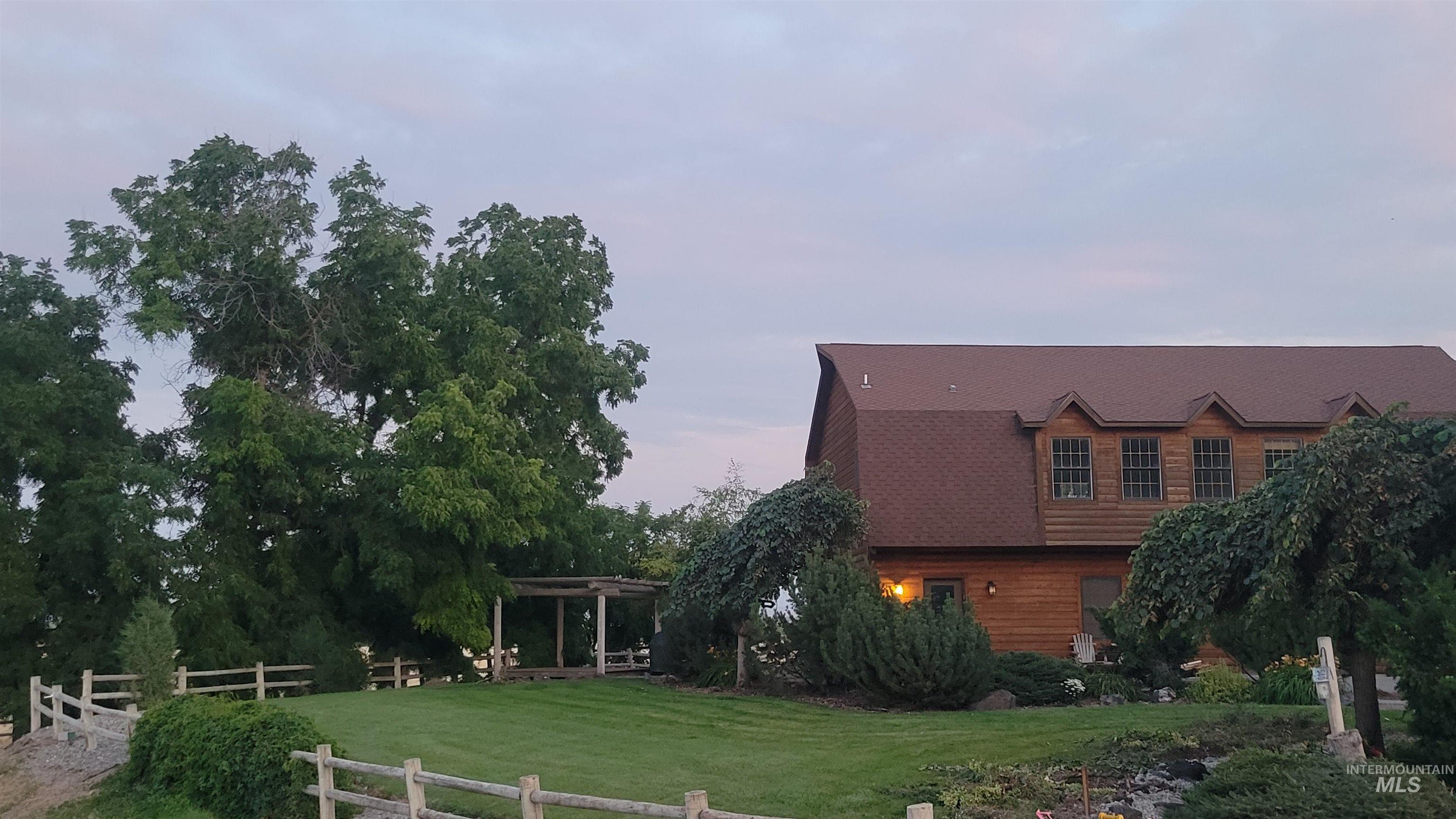 3696 N 4425 E, Murtaugh, Idaho 83344, 3 Bedrooms, 3 Bathrooms, Residential For Sale, Price $634,995,MLS 98955456