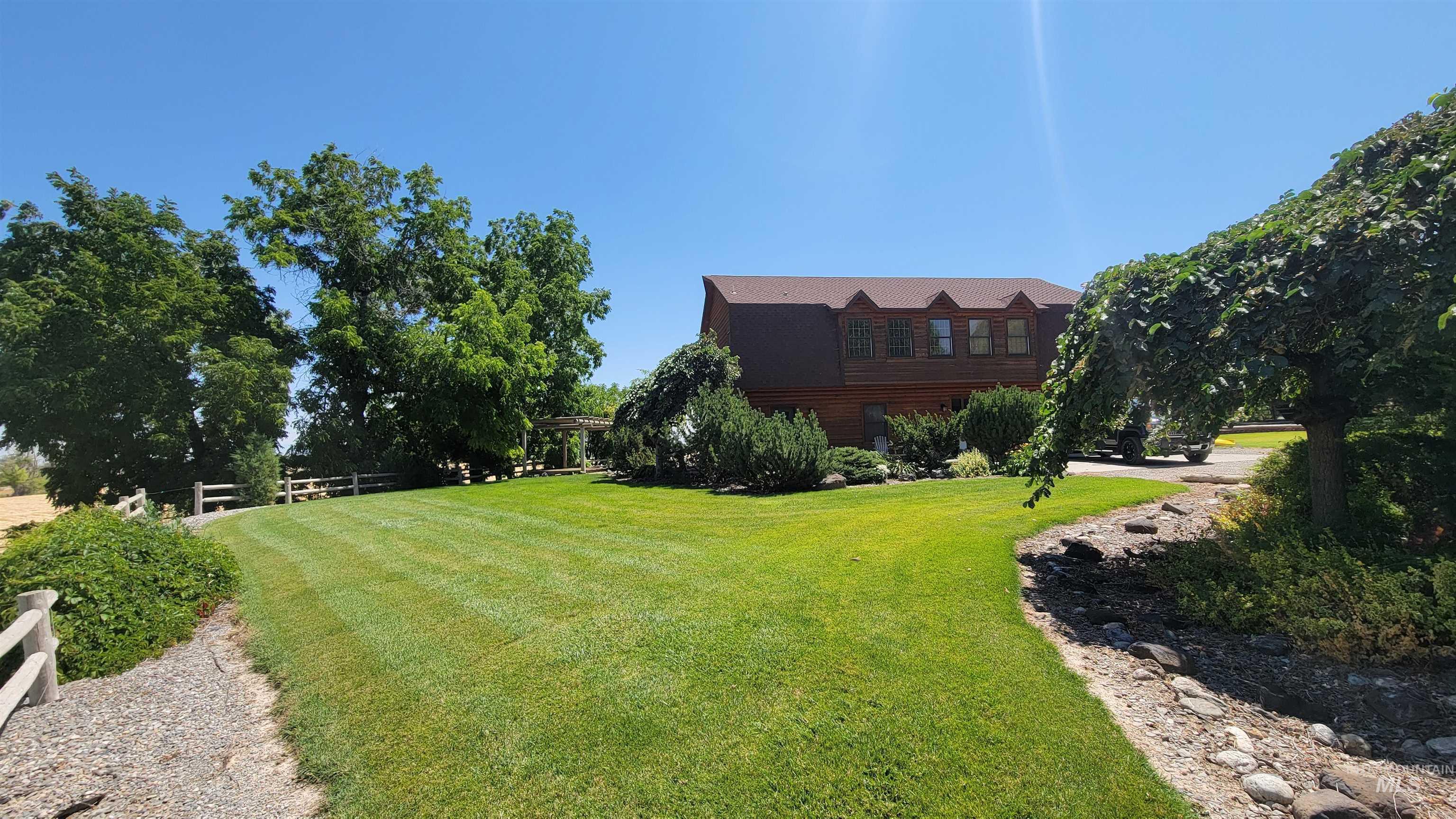 3696 N 4425 E, Murtaugh, Idaho 83344, 3 Bedrooms, 3 Bathrooms, Residential For Sale, Price $634,995,MLS 98955456
