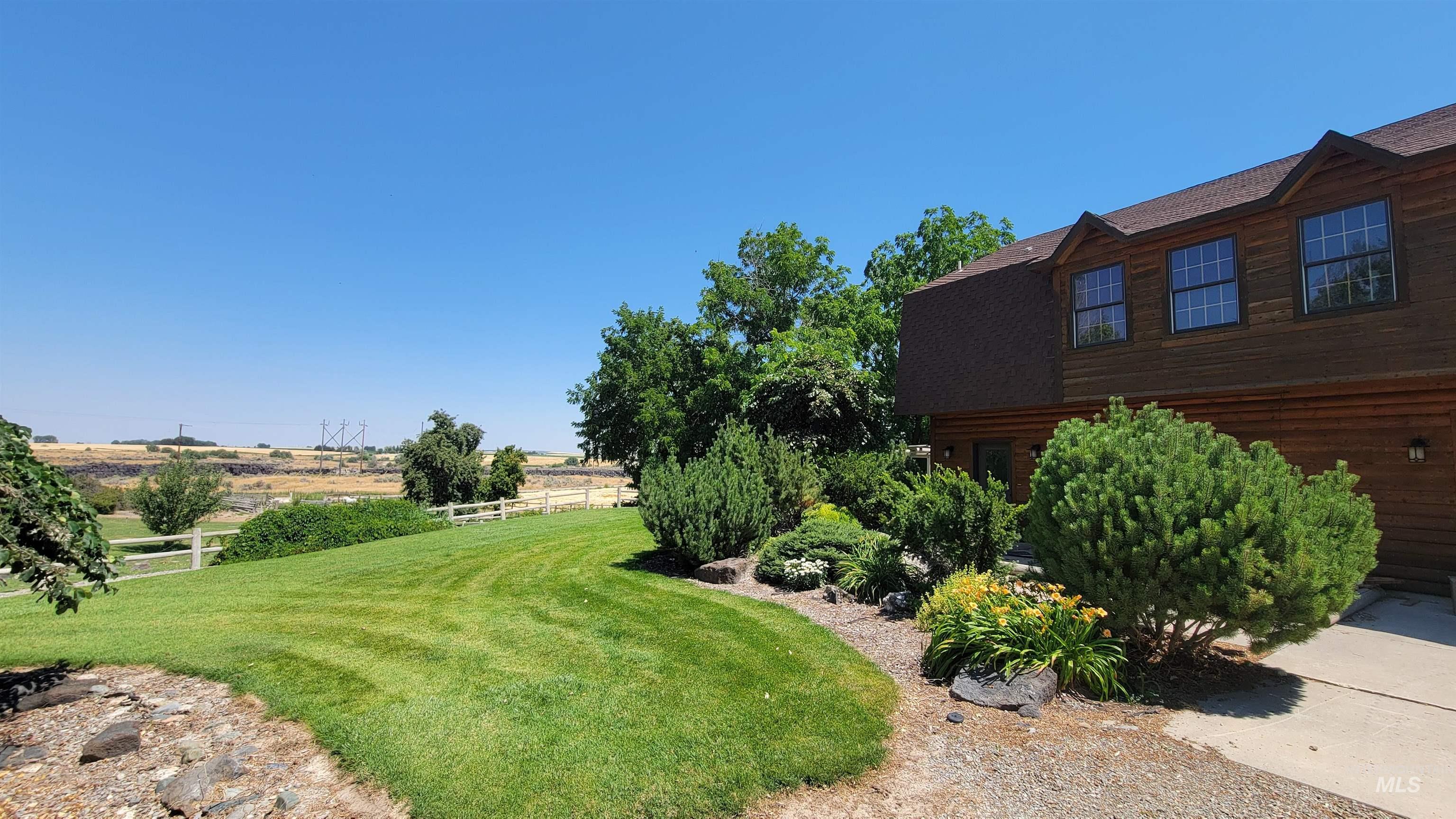 3696 N 4425 E, Murtaugh, Idaho 83344, 3 Bedrooms, 3 Bathrooms, Residential For Sale, Price $634,995,MLS 98955456