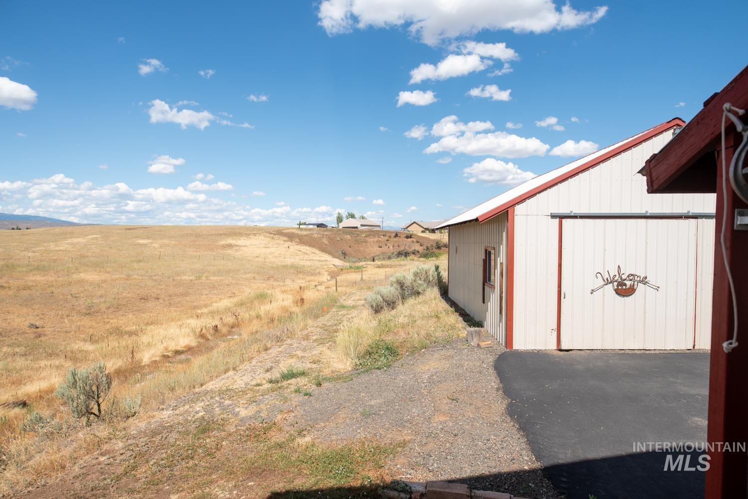 2240 Waite Rd., Midvale, Idaho 83645, 3 Bedrooms, 2 Bathrooms, Residential For Sale, Price $395,000,MLS 98955527
