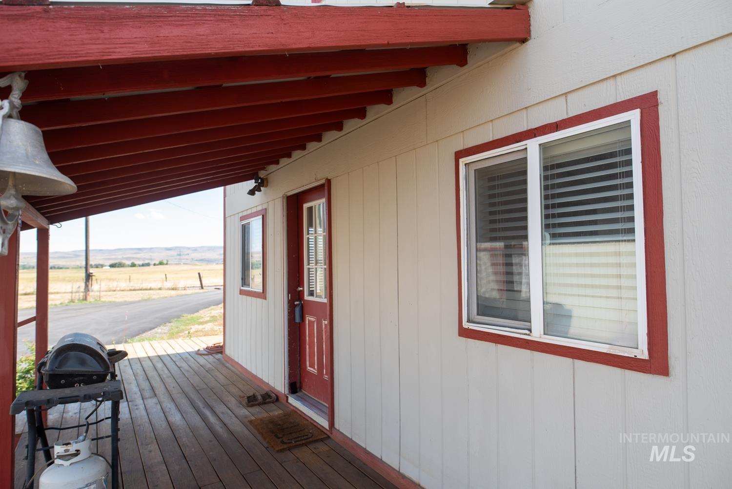 2240 Waite Rd., Midvale, Idaho 83645, 3 Bedrooms, 2 Bathrooms, Residential For Sale, Price $395,000,MLS 98955527