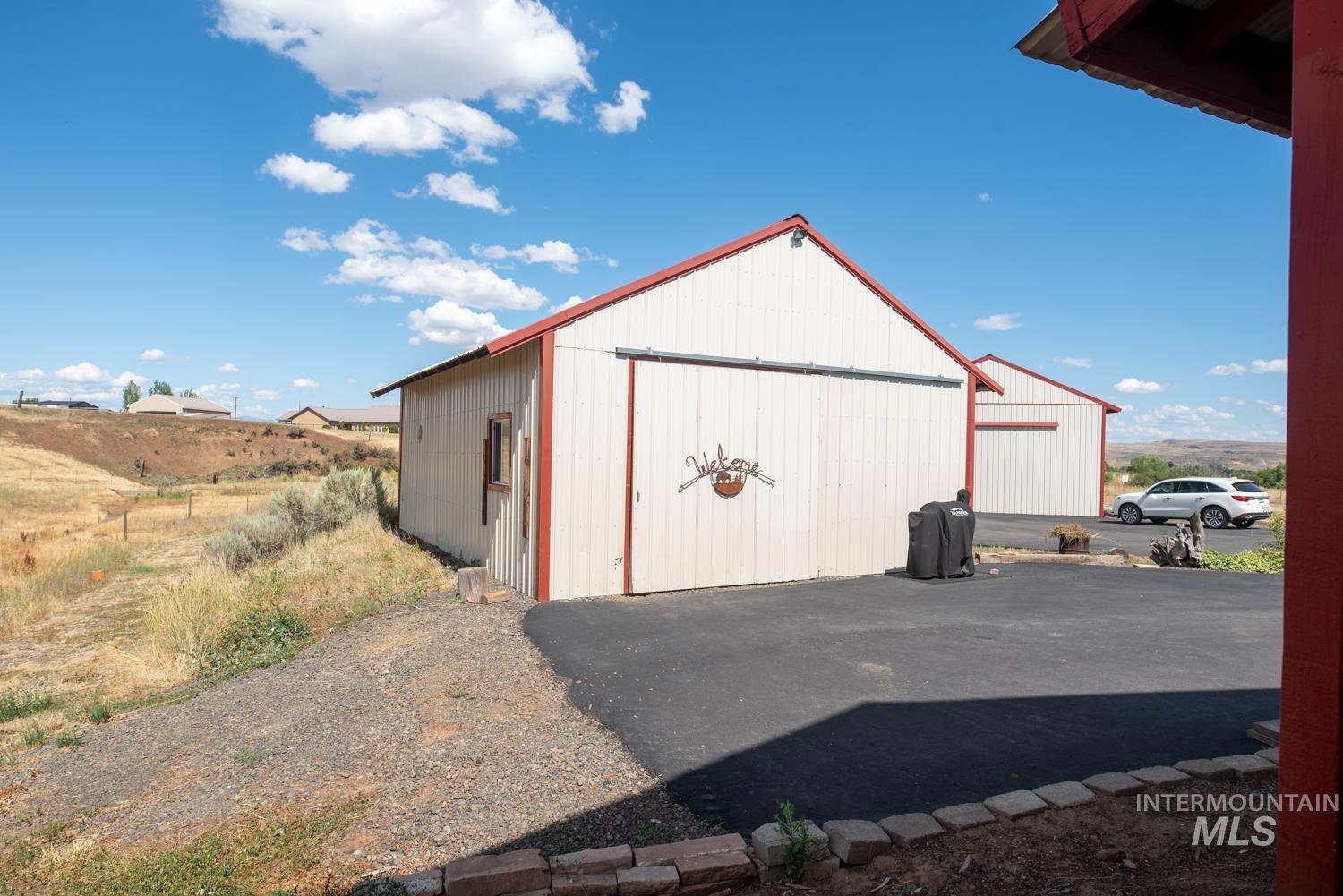2240 Waite Rd., Midvale, Idaho 83645, 3 Bedrooms, 2 Bathrooms, Residential For Sale, Price $395,000,MLS 98955527
