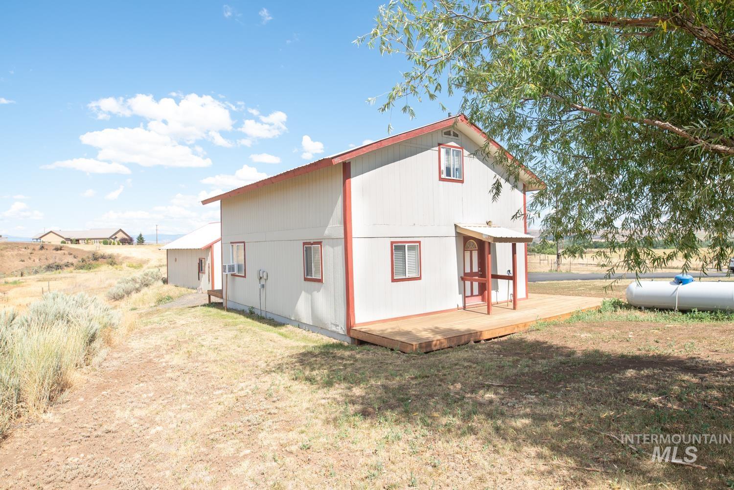 2240 Waite Rd., Midvale, Idaho 83645, 3 Bedrooms, 2 Bathrooms, Residential For Sale, Price $395,000,MLS 98955527