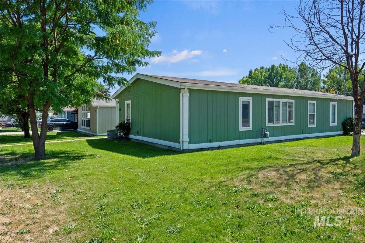 912 4th Ave N, Nampa, Idaho 83687, 9 Bedrooms, 6 Bathrooms, Residential For Sale, Price $825,000,MLS 98955531