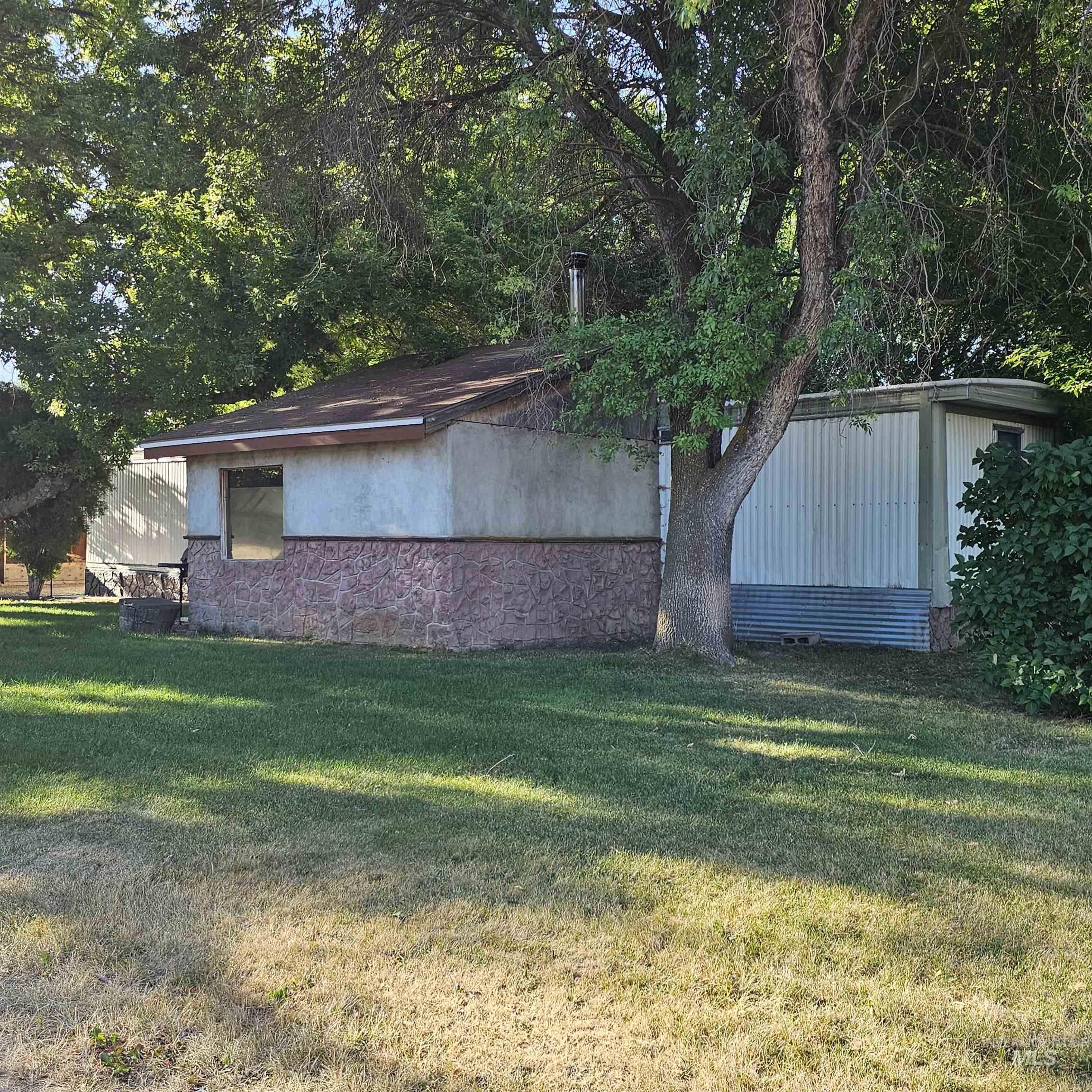 2141 E Syringa, Eagle, Idaho 83616, 3 Bedrooms, 2 Bathrooms, Residential For Sale, Price $335,000,MLS 98955536