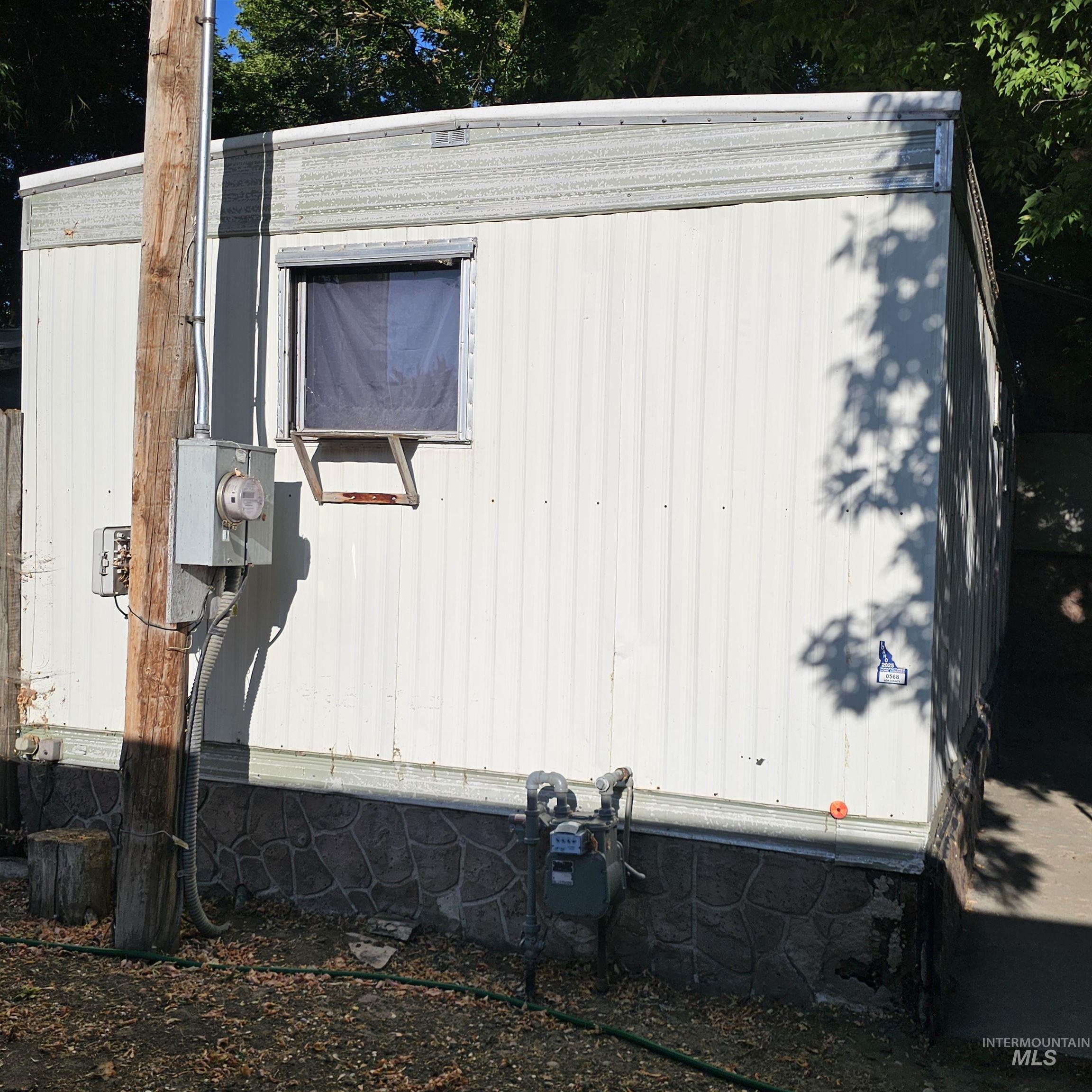 2141 E Syringa, Eagle, Idaho 83616, 3 Bedrooms, 2 Bathrooms, Residential For Sale, Price $335,000,MLS 98955536