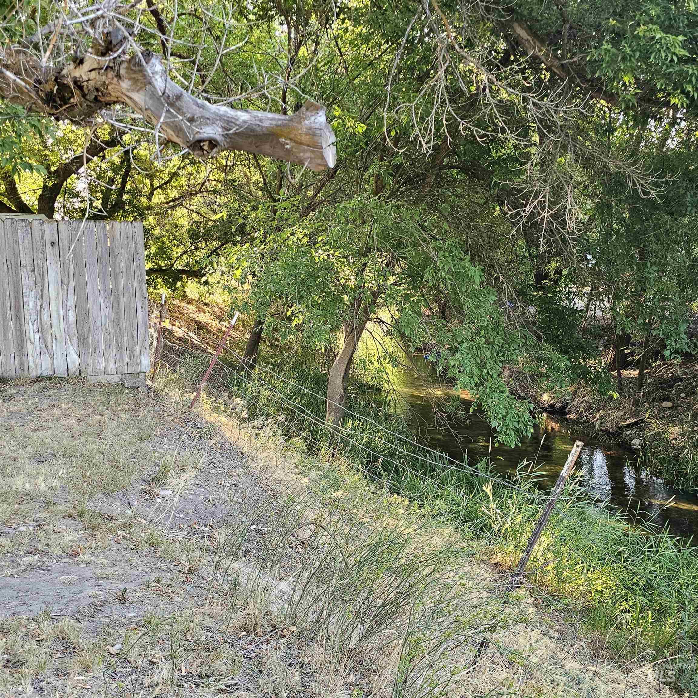 2141 E Syringa, Eagle, Idaho 83616, 3 Bedrooms, 2 Bathrooms, Residential For Sale, Price $335,000,MLS 98955536