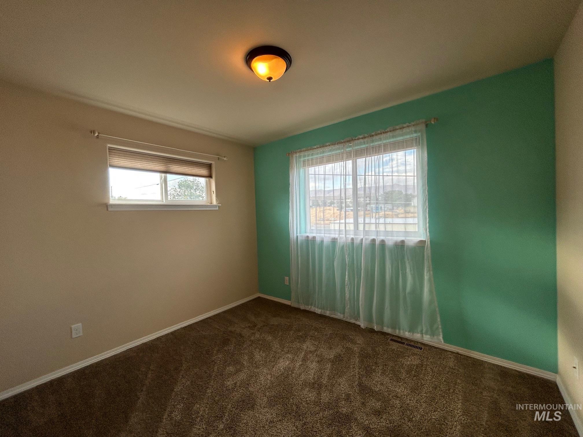 1031 16th Avenue, Clarkston, Washington 99403, 4 Bedrooms, 3 Bathrooms, Residential For Sale, Price $389,000,MLS 98955549