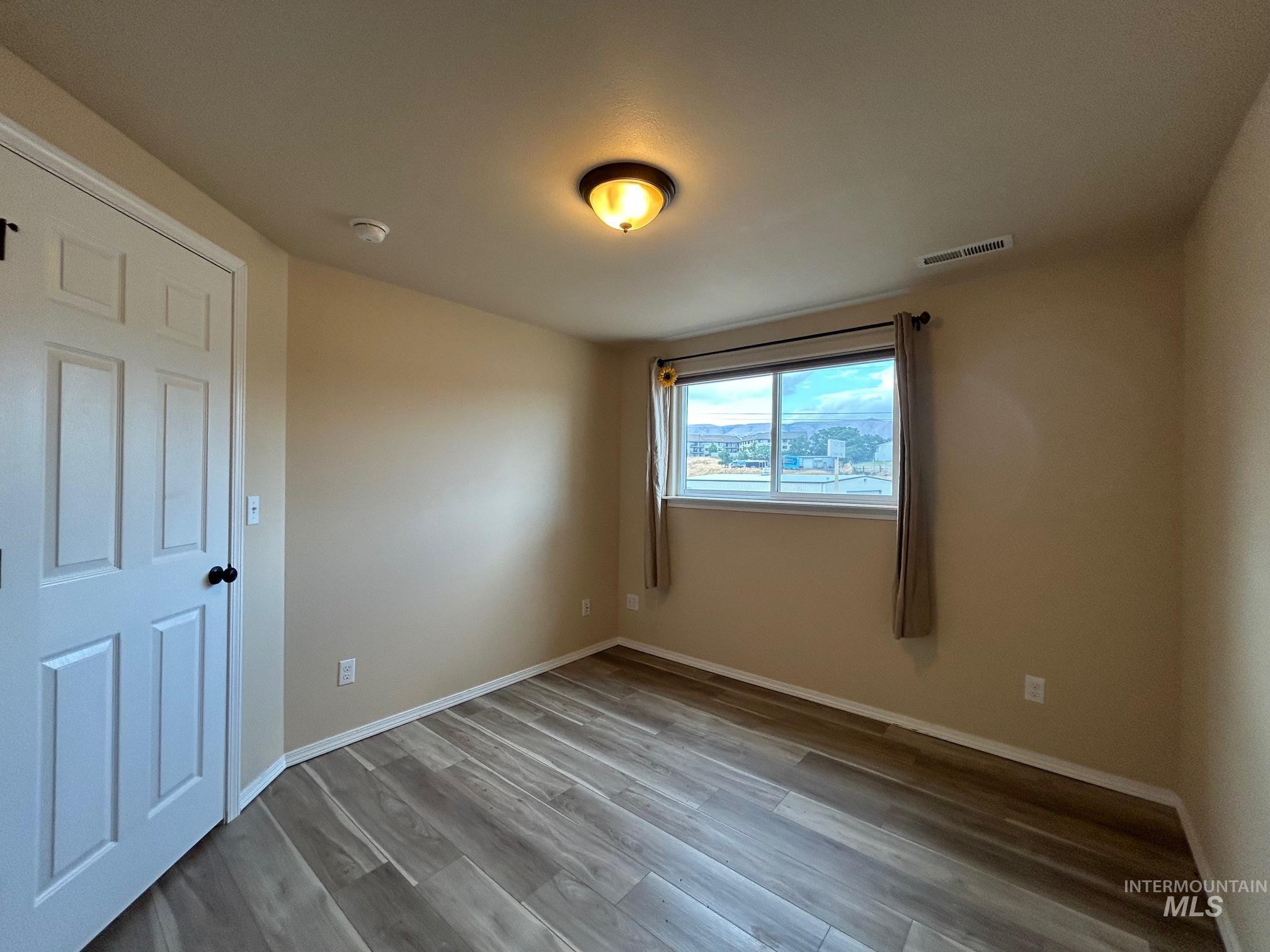 1031 16th Avenue, Clarkston, Washington 99403, 4 Bedrooms, 3 Bathrooms, Residential For Sale, Price $389,000,MLS 98955549