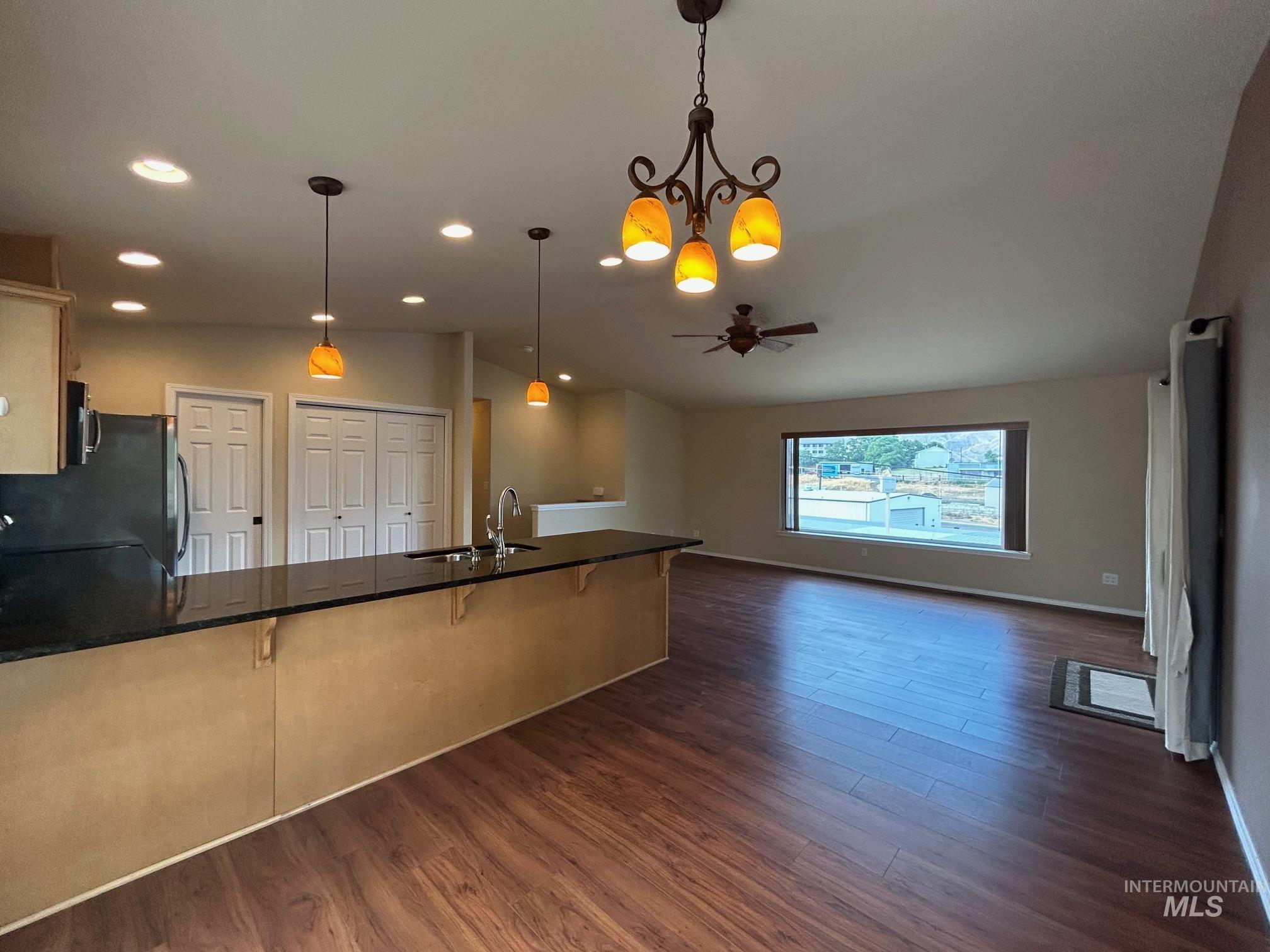 1031 16th Avenue, Clarkston, Washington 99403, 4 Bedrooms, 3 Bathrooms, Residential For Sale, Price $389,000,MLS 98955549