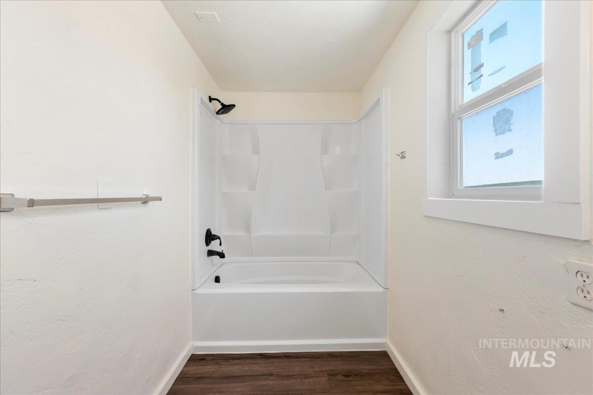 14490 & 14492 Sand Hollow Road, Caldwell, Idaho 83607, 7 Bedrooms, 5 Bathrooms, Farm & Ranch For Sale, Price $624,000, 98955562