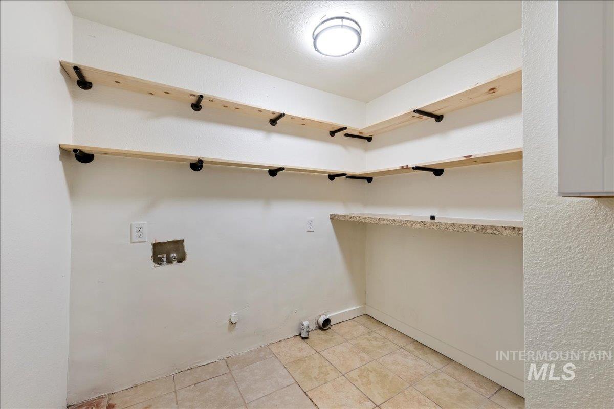 14490 & 14492 Sand Hollow Road, Caldwell, Idaho 83607, 7 Bedrooms, 5 Bathrooms, Farm & Ranch For Sale, Price $624,000, 98955562