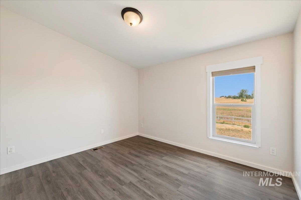 14490 & 14492 Sand Hollow Road, Caldwell, Idaho 83607, 7 Bedrooms, 5 Bathrooms, Farm & Ranch For Sale, Price $624,000, 98955562