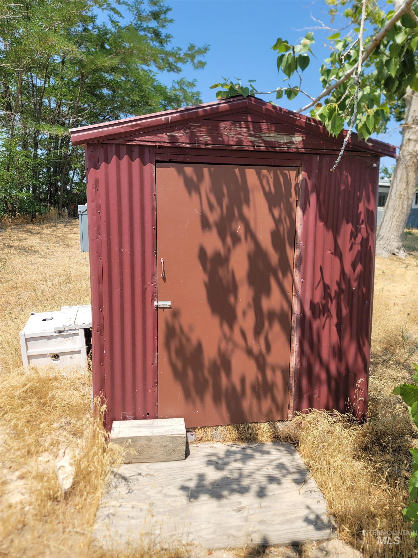 14490 & 14492 Sand Hollow Road, Caldwell, Idaho 83607, 7 Bedrooms, 5 Bathrooms, Farm & Ranch For Sale, Price $624,000, 98955562