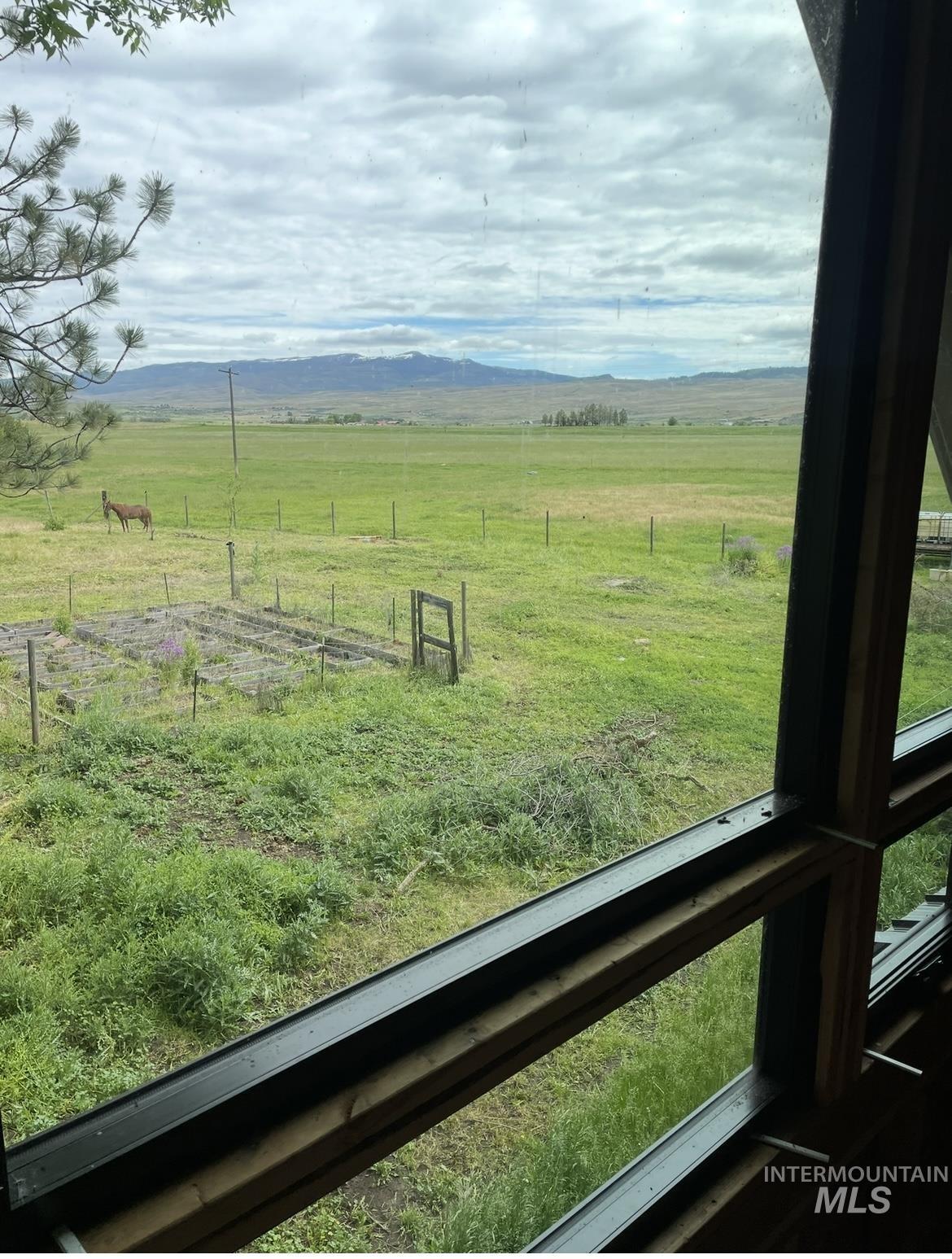 2250 Moritz Ln, Indian Valley, Idaho 83632-5019, 2 Bedrooms, 2 Bathrooms, Residential For Sale, Price $789,900,MLS 98955591