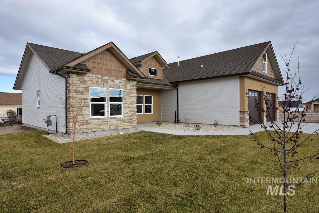 1512 Tverdy Ln, Buhl, Idaho 83316, 4 Bedrooms, 2 Bathrooms, Residential For Sale, Price $440,000,MLS 98955630