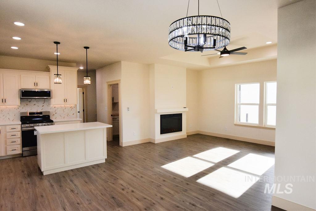 1512 Tverdy Ln, Buhl, Idaho 83316, 4 Bedrooms, 2 Bathrooms, Residential For Sale, Price $440,000,MLS 98955630