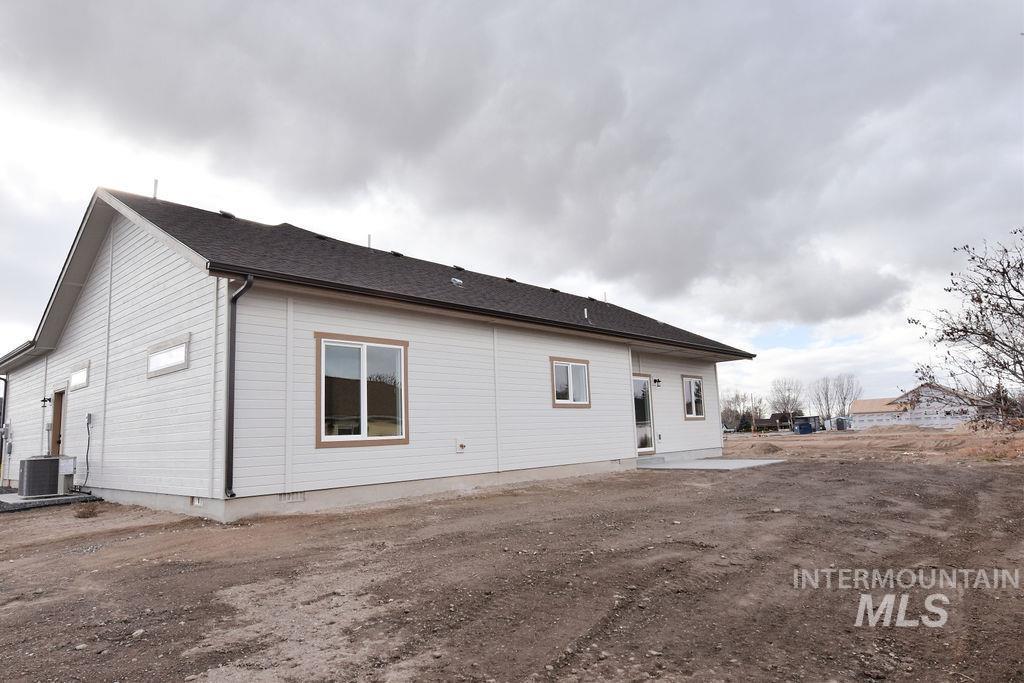 1512 Tverdy Ln, Buhl, Idaho 83316, 4 Bedrooms, 2 Bathrooms, Residential For Sale, Price $440,000,MLS 98955630