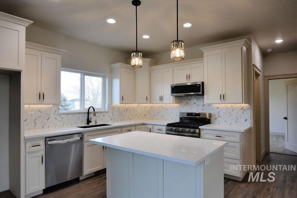 1512 Tverdy Ln, Buhl, Idaho 83316, 4 Bedrooms, 2 Bathrooms, Residential For Sale, Price $440,000,MLS 98955630