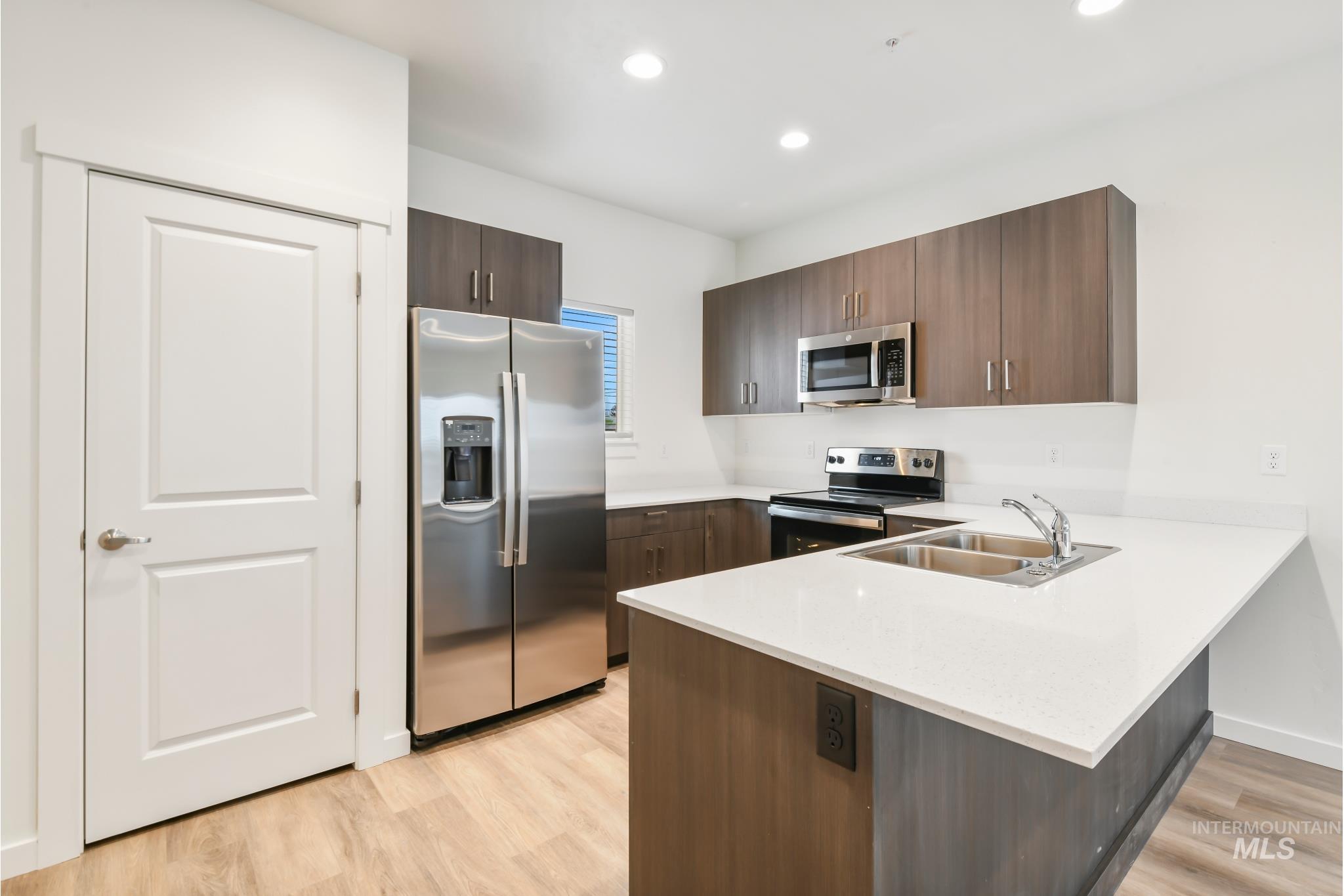 6726 W Overland, Boise, Idaho 83709, 3 Bedrooms, 3.5 Bathrooms, Residential Income For Sale, Price $1,068,999,MLS 98955688