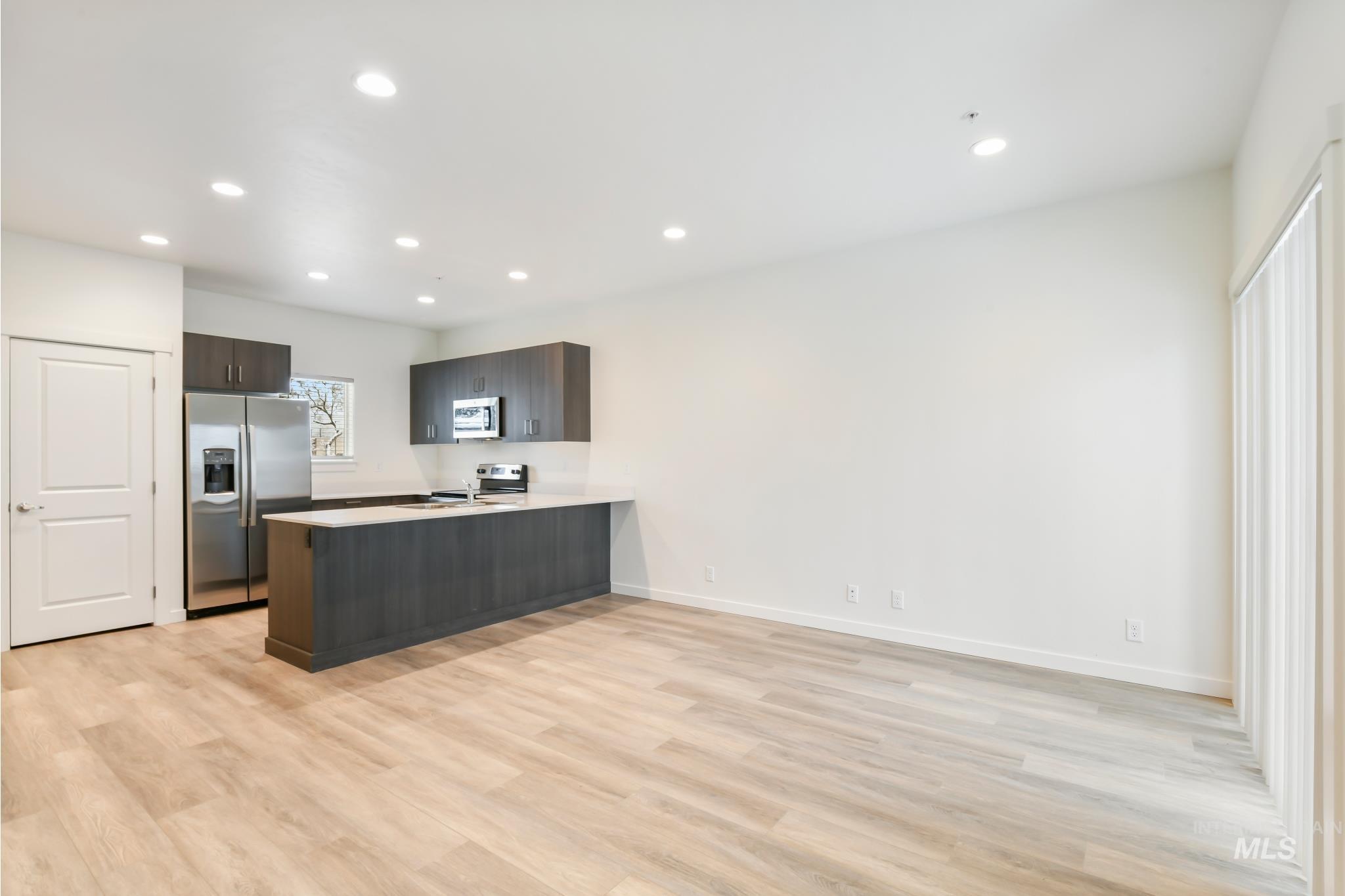 6726 W Overland, Boise, Idaho 83709, 3 Bedrooms, 3.5 Bathrooms, Residential Income For Sale, Price $1,068,999,MLS 98955688