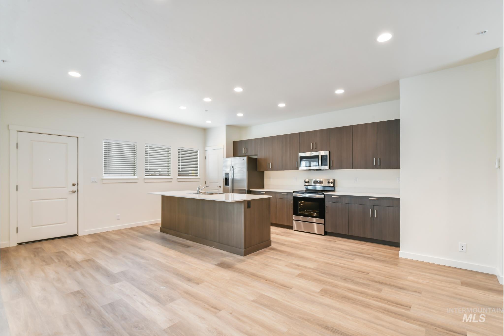 6726 W Overland, Boise, Idaho 83709, 3 Bedrooms, 3.5 Bathrooms, Residential Income For Sale, Price $1,068,999,MLS 98955688