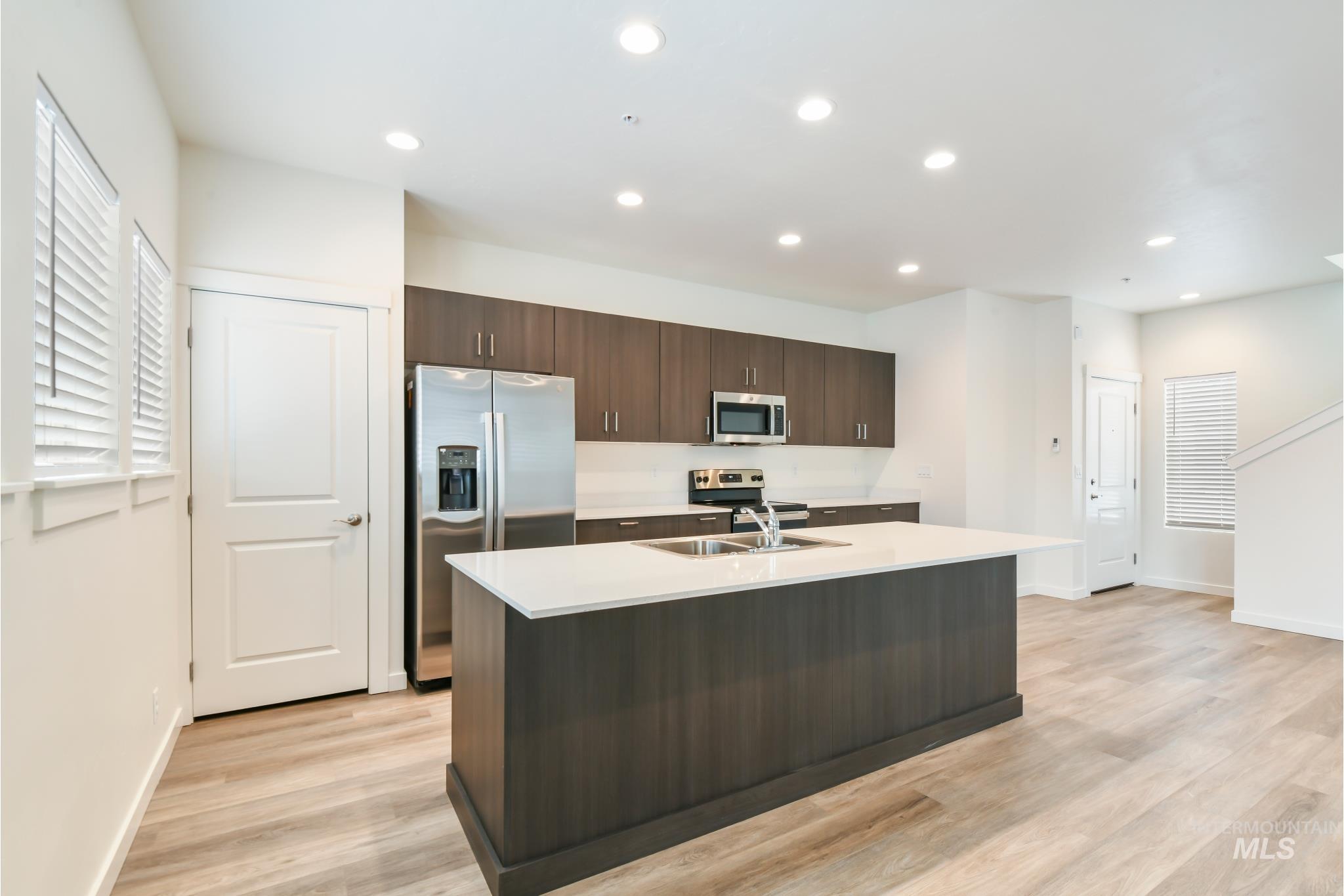 6726 W Overland, Boise, Idaho 83709, 3 Bedrooms, 3.5 Bathrooms, Residential Income For Sale, Price $1,068,999,MLS 98955688