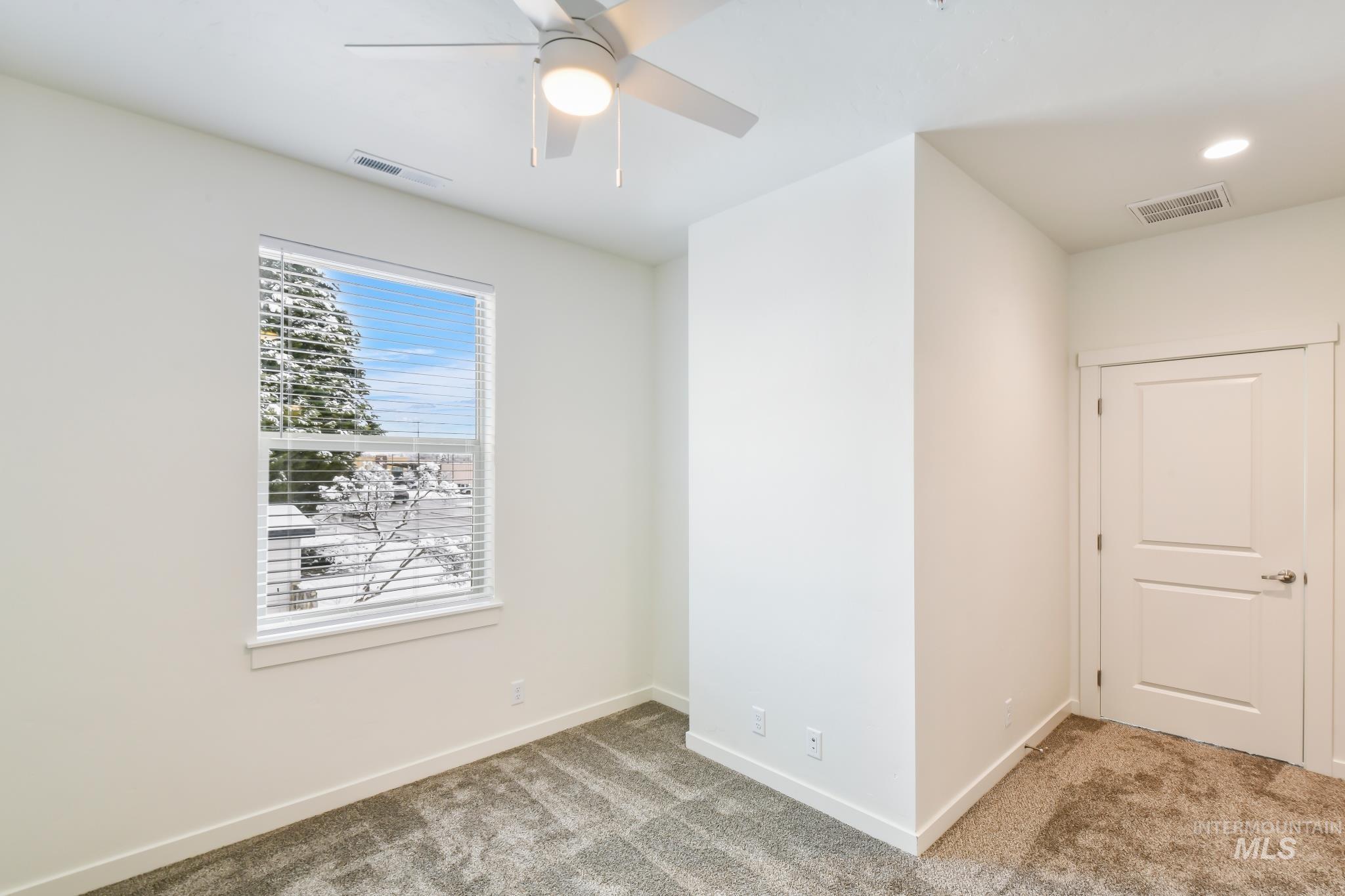 6726 W Overland, Boise, Idaho 83709, 3 Bedrooms, 3.5 Bathrooms, Residential Income For Sale, Price $1,068,999,MLS 98955688