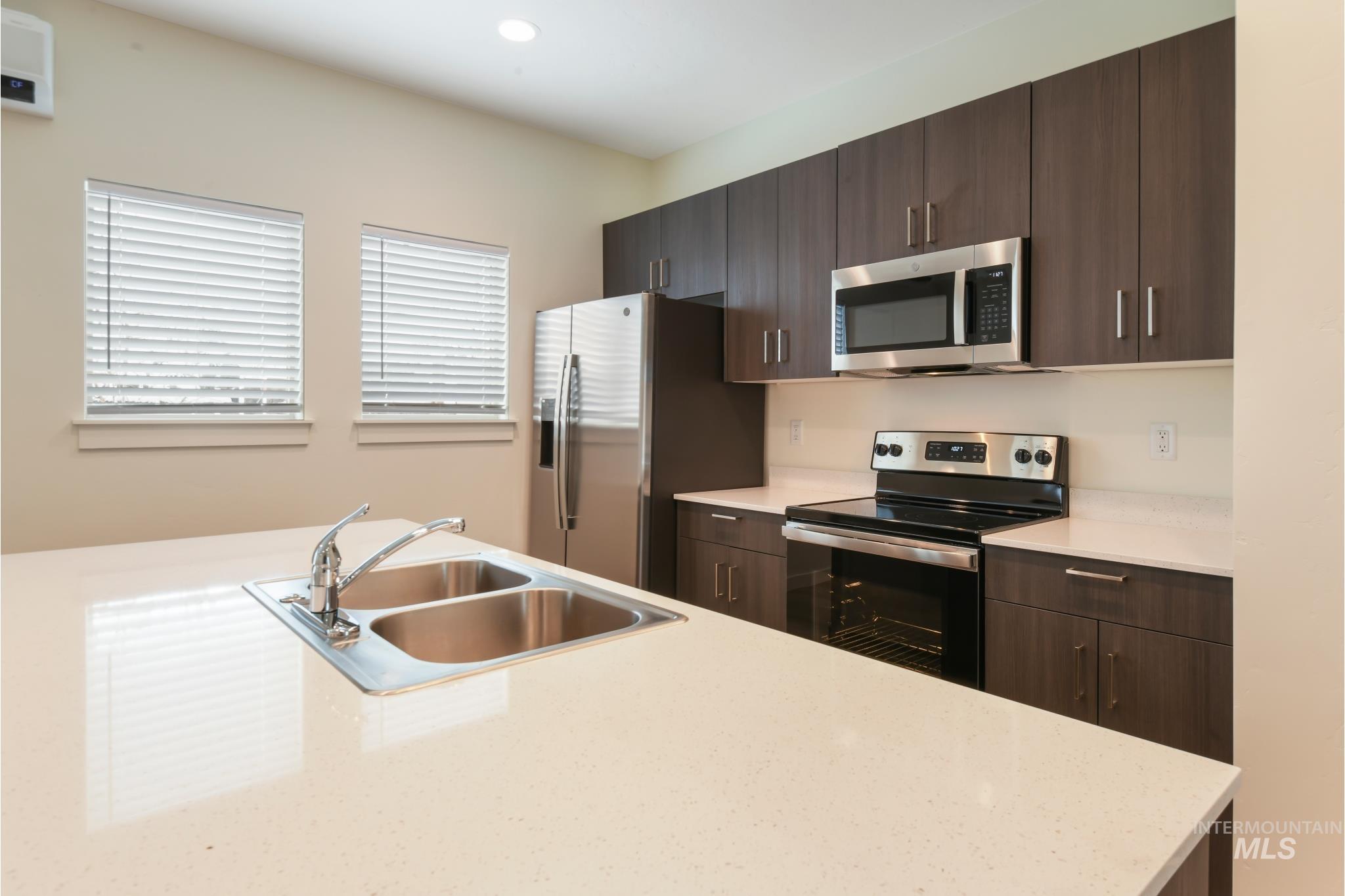 6726 W Overland, Boise, Idaho 83709, 3 Bedrooms, 3.5 Bathrooms, Residential Income For Sale, Price $1,068,999,MLS 98955688