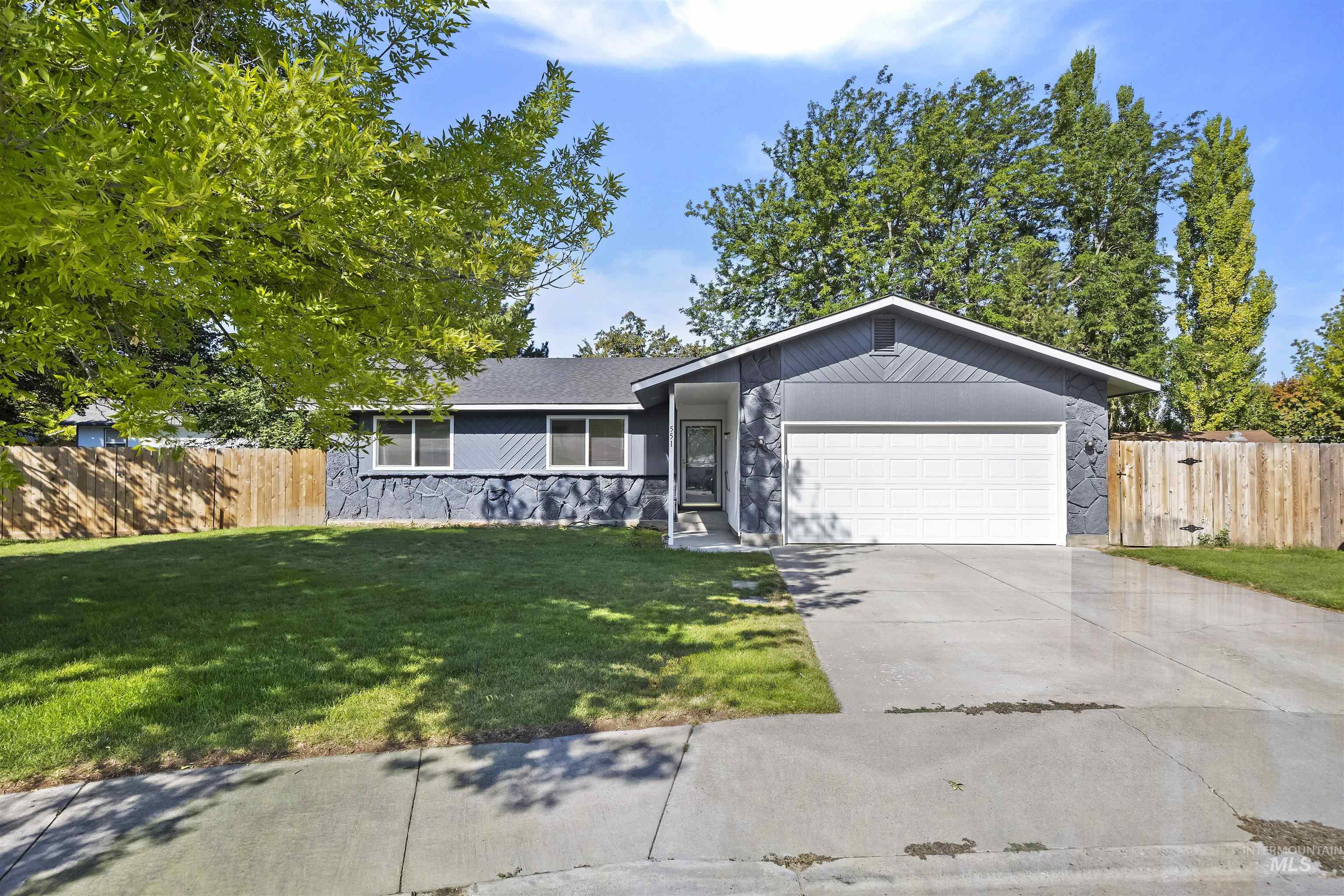 551 Park Meadows Circle, Twin Falls, Idaho 83301, 3 Bedrooms, 2 Bathrooms, Residential For Sale, Price $359,900,MLS 98955739