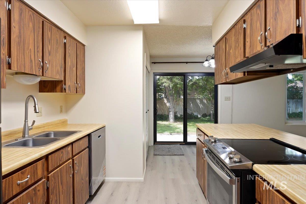 551 Park Meadows Circle, Twin Falls, Idaho 83301, 3 Bedrooms, 2 Bathrooms, Residential For Sale, Price $359,900,MLS 98955739