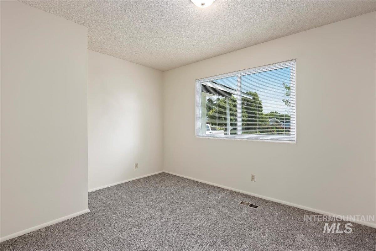 551 Park Meadows Circle, Twin Falls, Idaho 83301, 3 Bedrooms, 2 Bathrooms, Residential For Sale, Price $359,900,MLS 98955739