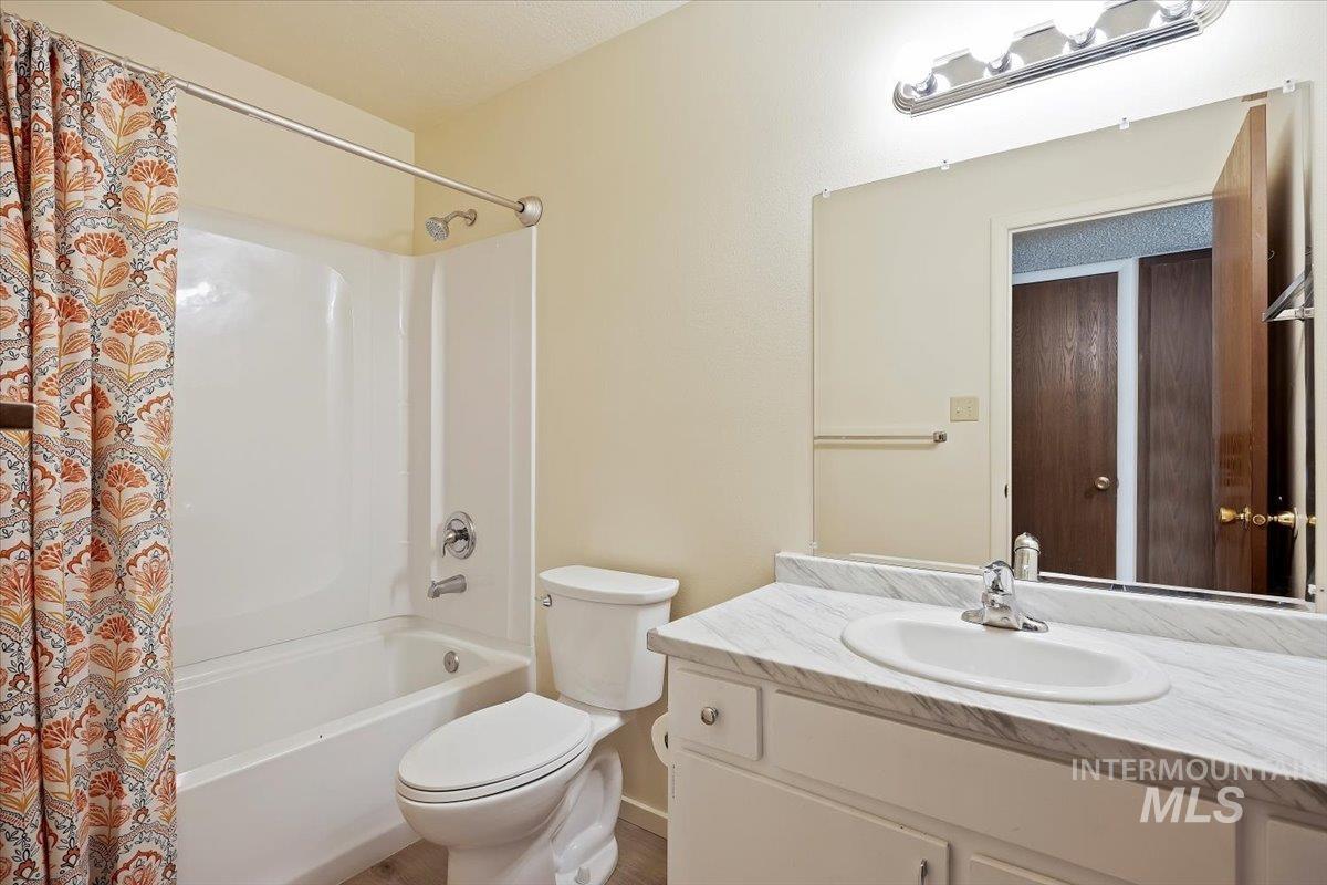 551 Park Meadows Circle, Twin Falls, Idaho 83301, 3 Bedrooms, 2 Bathrooms, Residential For Sale, Price $359,900,MLS 98955739