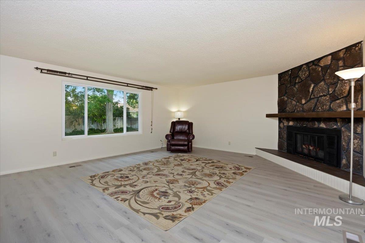 551 Park Meadows Circle, Twin Falls, Idaho 83301, 3 Bedrooms, 2 Bathrooms, Residential For Sale, Price $359,900,MLS 98955739