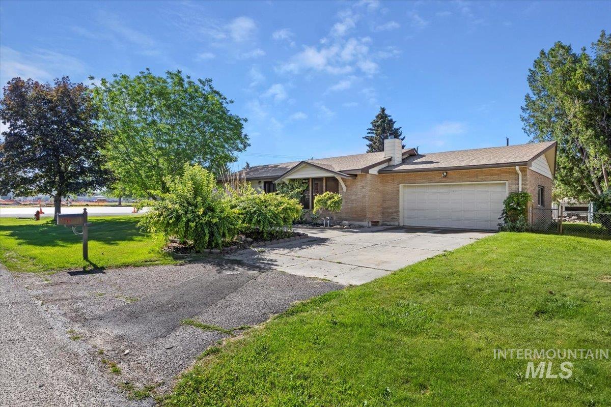 305 Lucille St., Kimberly, Idaho 83301, 4 Bedrooms, 2 Bathrooms, Residential For Sale, Price $349,900,MLS 98955771