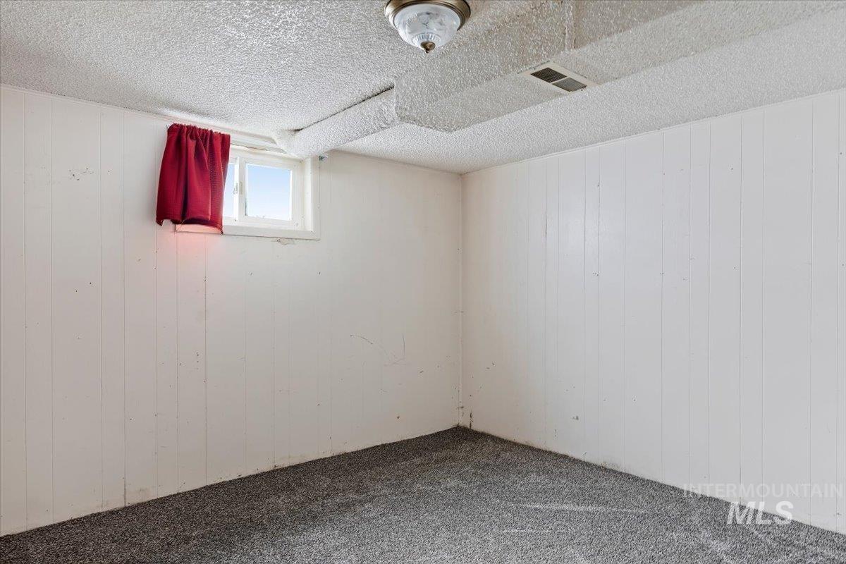 305 Lucille St., Kimberly, Idaho 83301, 4 Bedrooms, 2 Bathrooms, Residential For Sale, Price $349,900,MLS 98955771