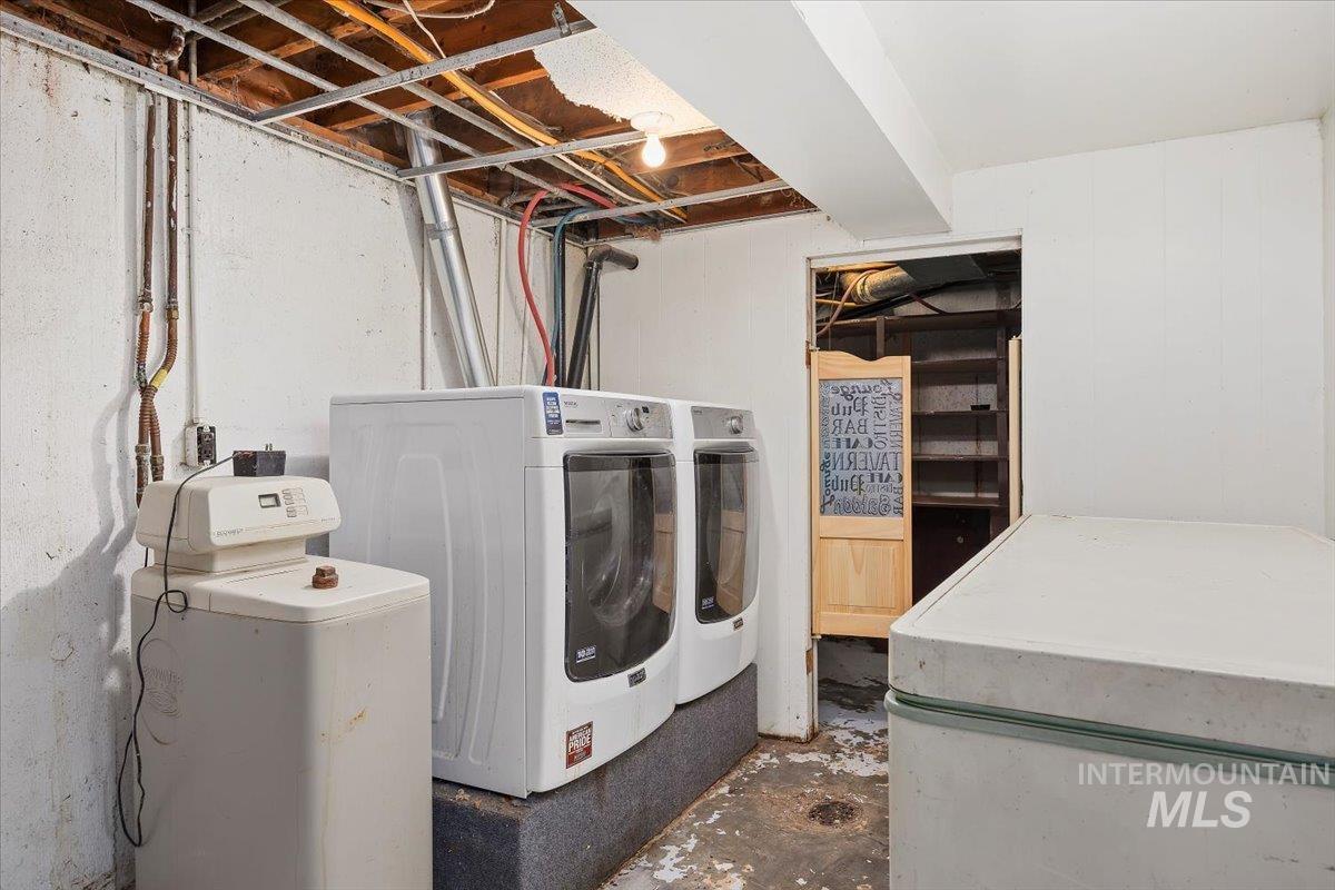 305 Lucille St., Kimberly, Idaho 83301, 4 Bedrooms, 2 Bathrooms, Residential For Sale, Price $349,900,MLS 98955771