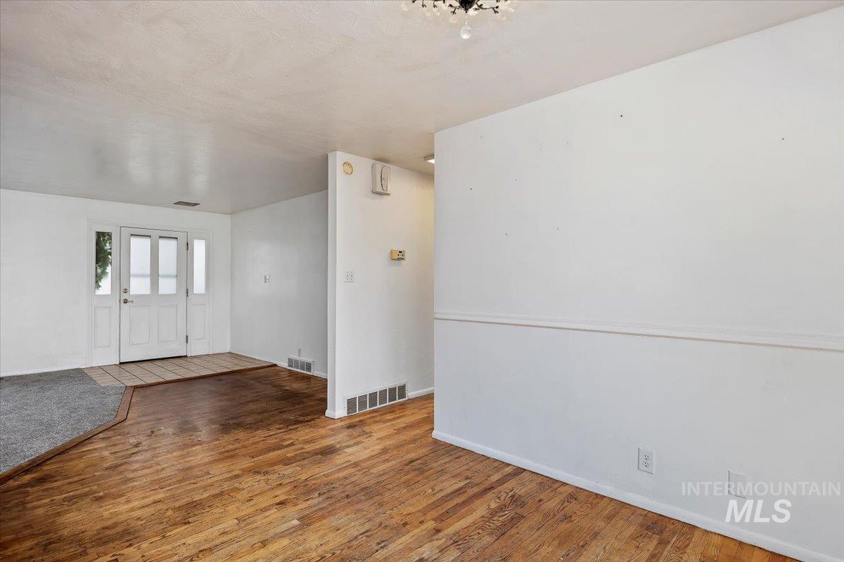 305 Lucille St., Kimberly, Idaho 83301, 4 Bedrooms, 2 Bathrooms, Residential For Sale, Price $349,900,MLS 98955771