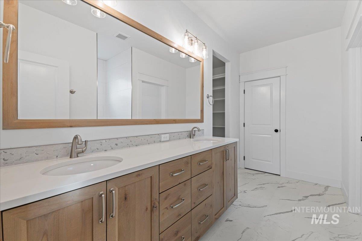 6753 N Magic Mallard Ave, Meridian, Idaho 83646, 3 Bedrooms, 3 Bathrooms, Residential For Sale, Price $654,900,MLS 98955784