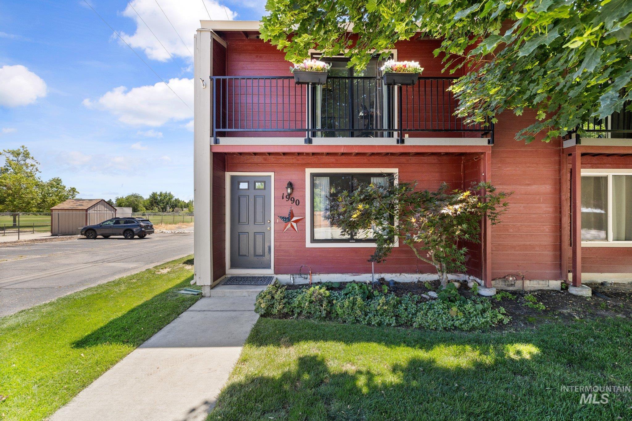 1990 Old Saybrook, Boise, Idaho 83706, 3 Bedrooms, 1.5 Bathrooms, Residential For Sale, Price $359,900,MLS 98955817