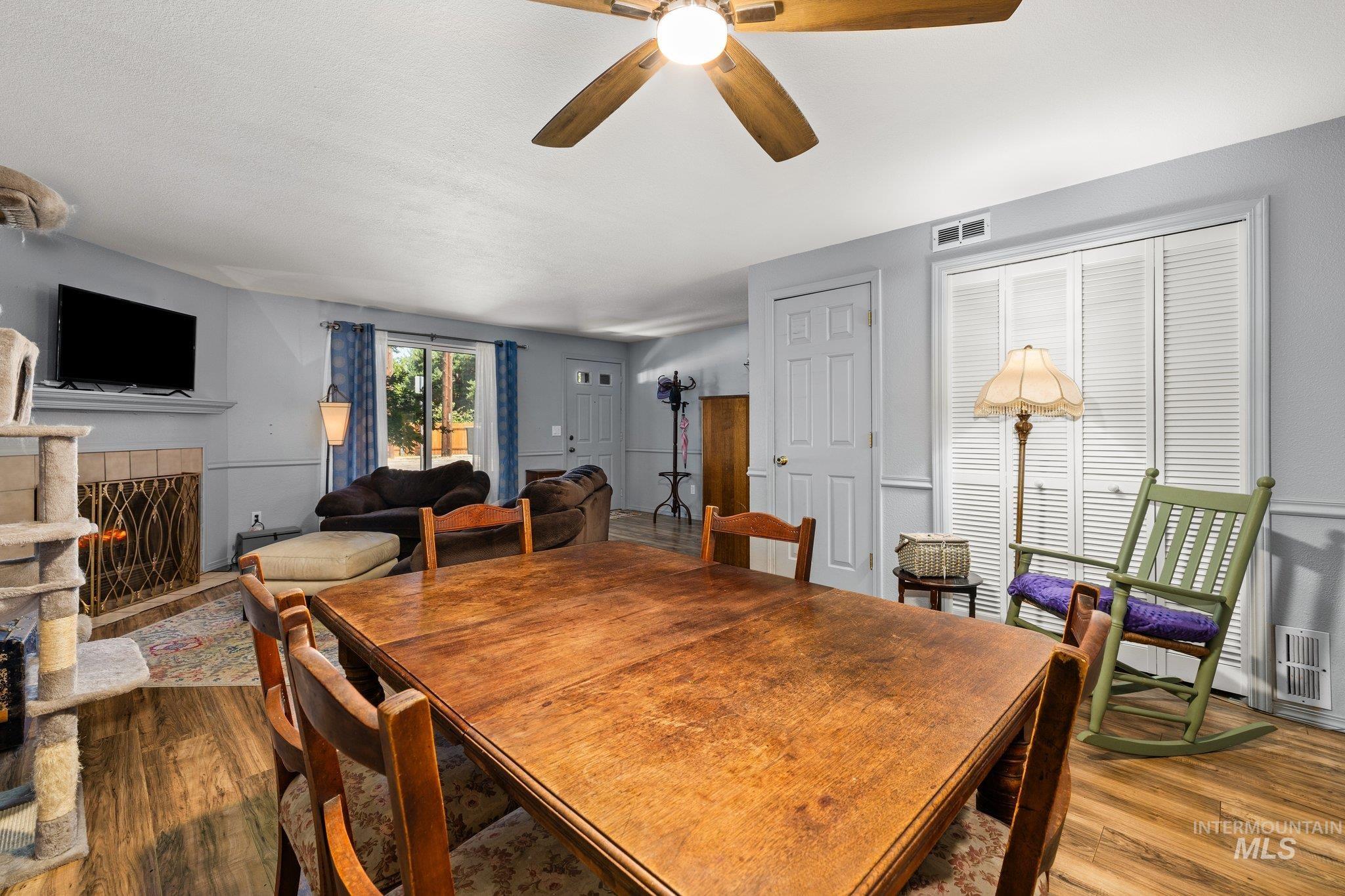 1990 Old Saybrook, Boise, Idaho 83706, 3 Bedrooms, 1.5 Bathrooms, Residential For Sale, Price $359,900,MLS 98955817