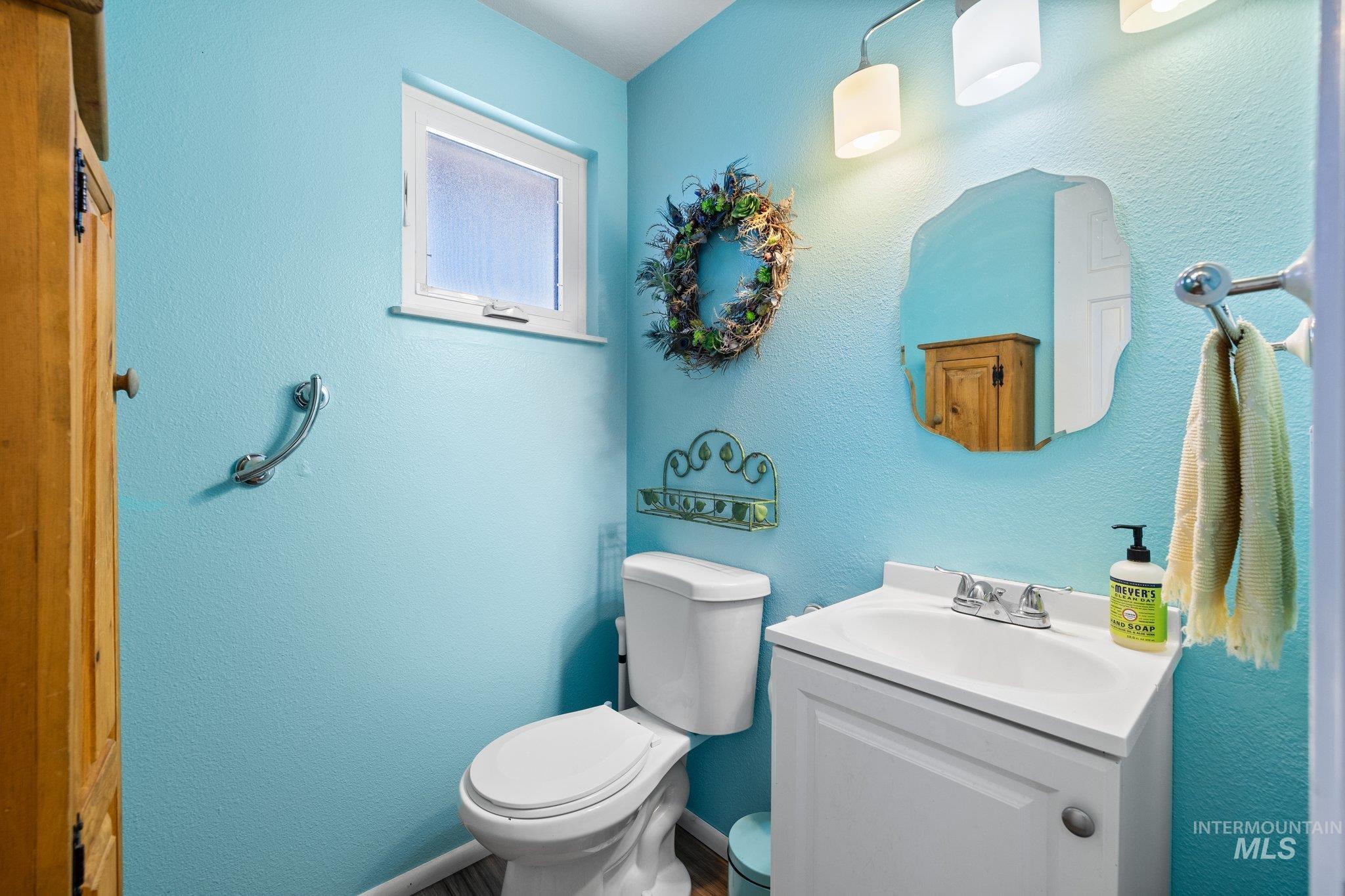 1990 Old Saybrook, Boise, Idaho 83706, 3 Bedrooms, 1.5 Bathrooms, Residential For Sale, Price $359,900,MLS 98955817