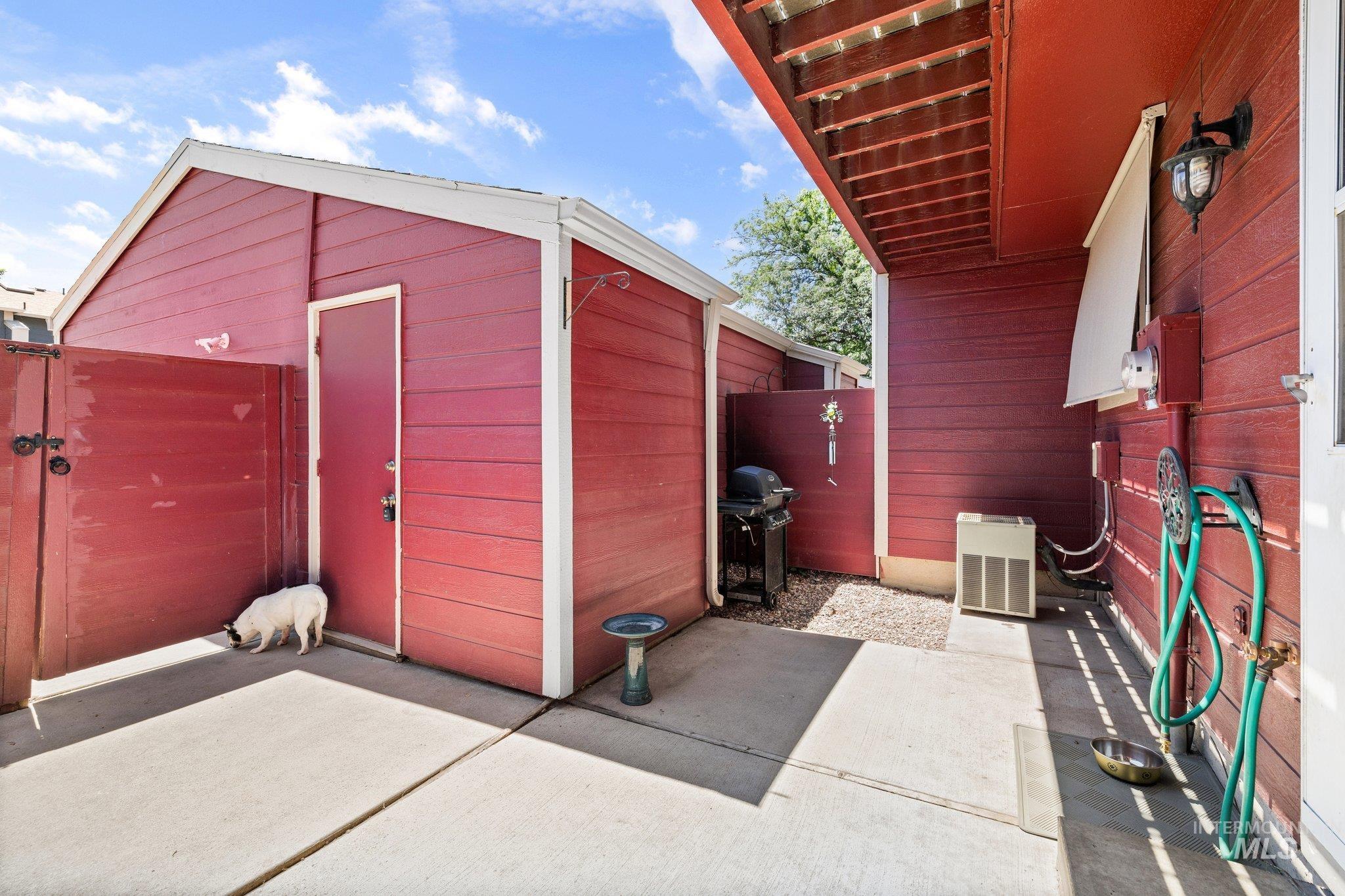 1990 Old Saybrook, Boise, Idaho 83706, 3 Bedrooms, 1.5 Bathrooms, Residential For Sale, Price $359,900,MLS 98955817