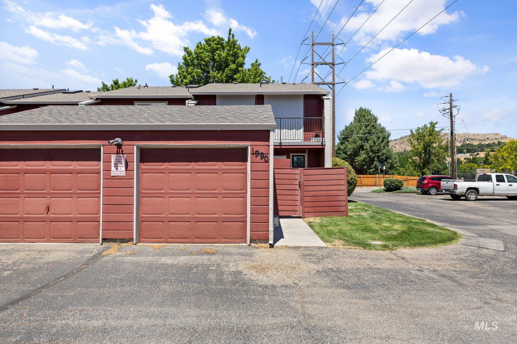 1990 Old Saybrook, Boise, Idaho 83706, 3 Bedrooms, 1.5 Bathrooms, Residential For Sale, Price $359,900,MLS 98955817
