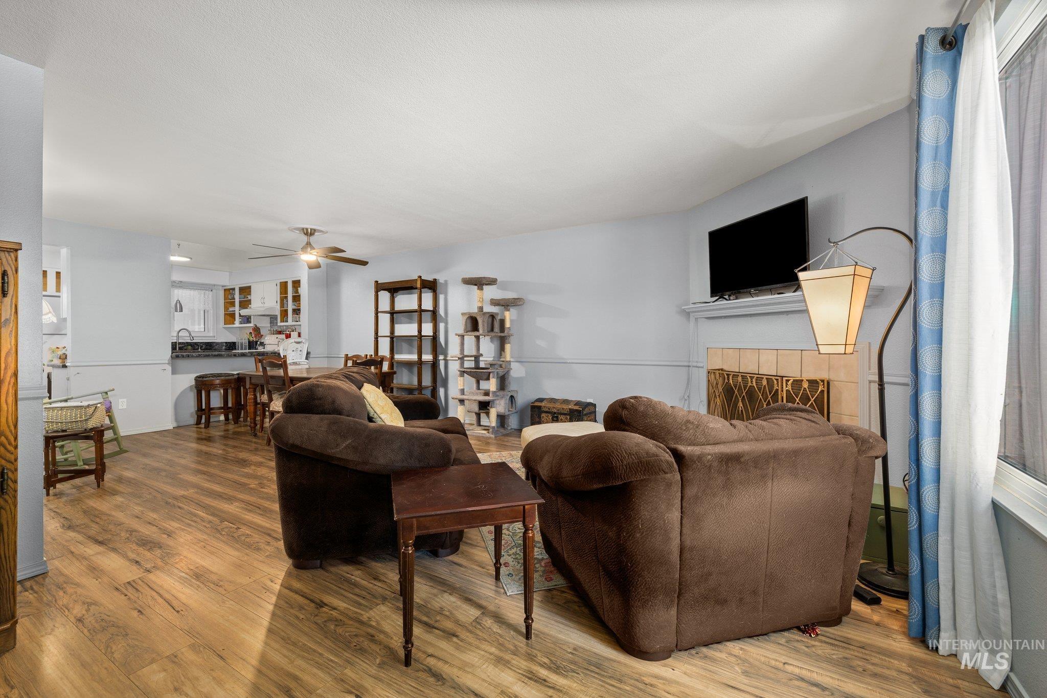 1990 Old Saybrook, Boise, Idaho 83706, 3 Bedrooms, 1.5 Bathrooms, Residential For Sale, Price $359,900,MLS 98955817