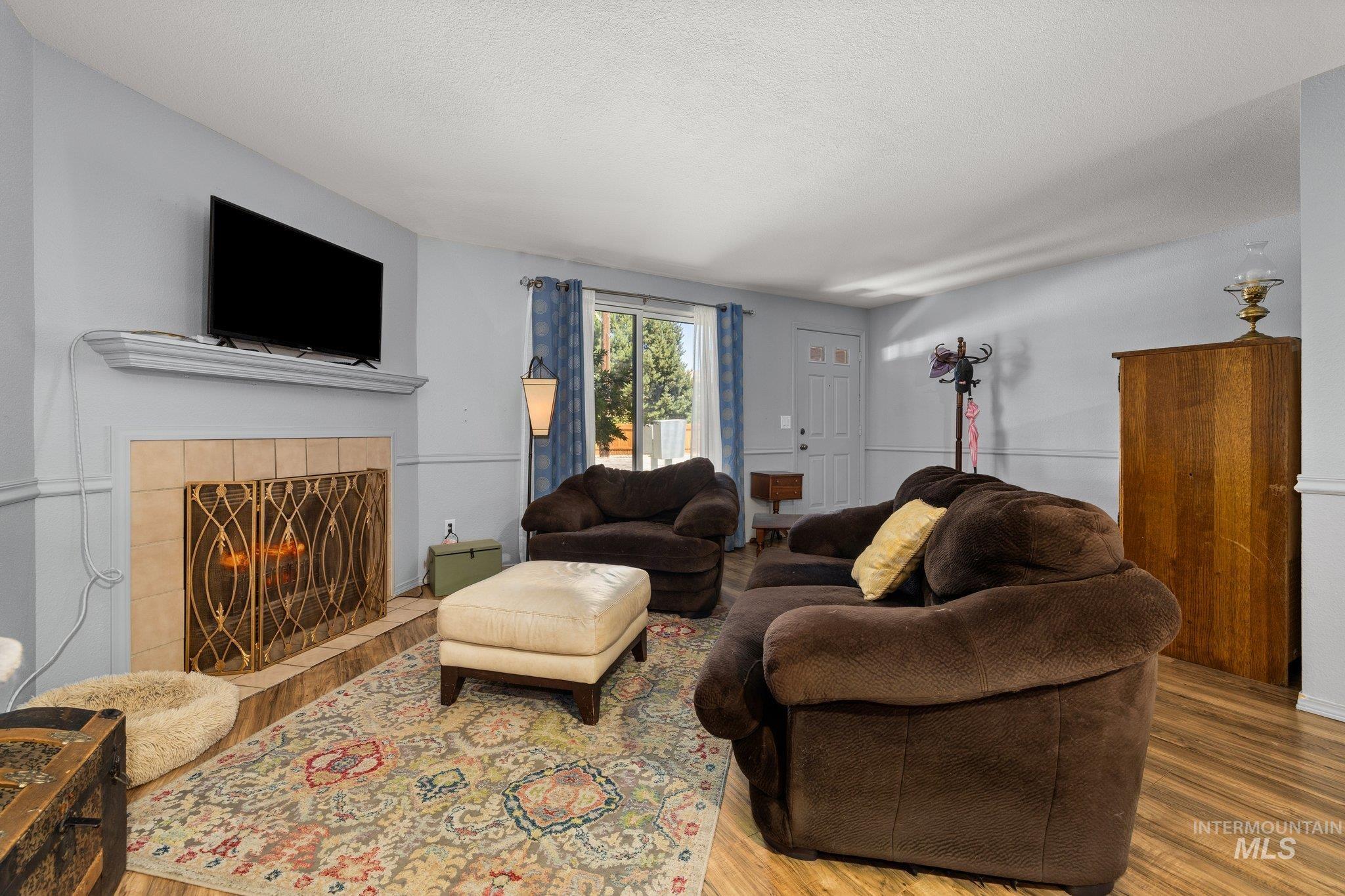 1990 Old Saybrook, Boise, Idaho 83706, 3 Bedrooms, 1.5 Bathrooms, Residential For Sale, Price $359,900,MLS 98955817