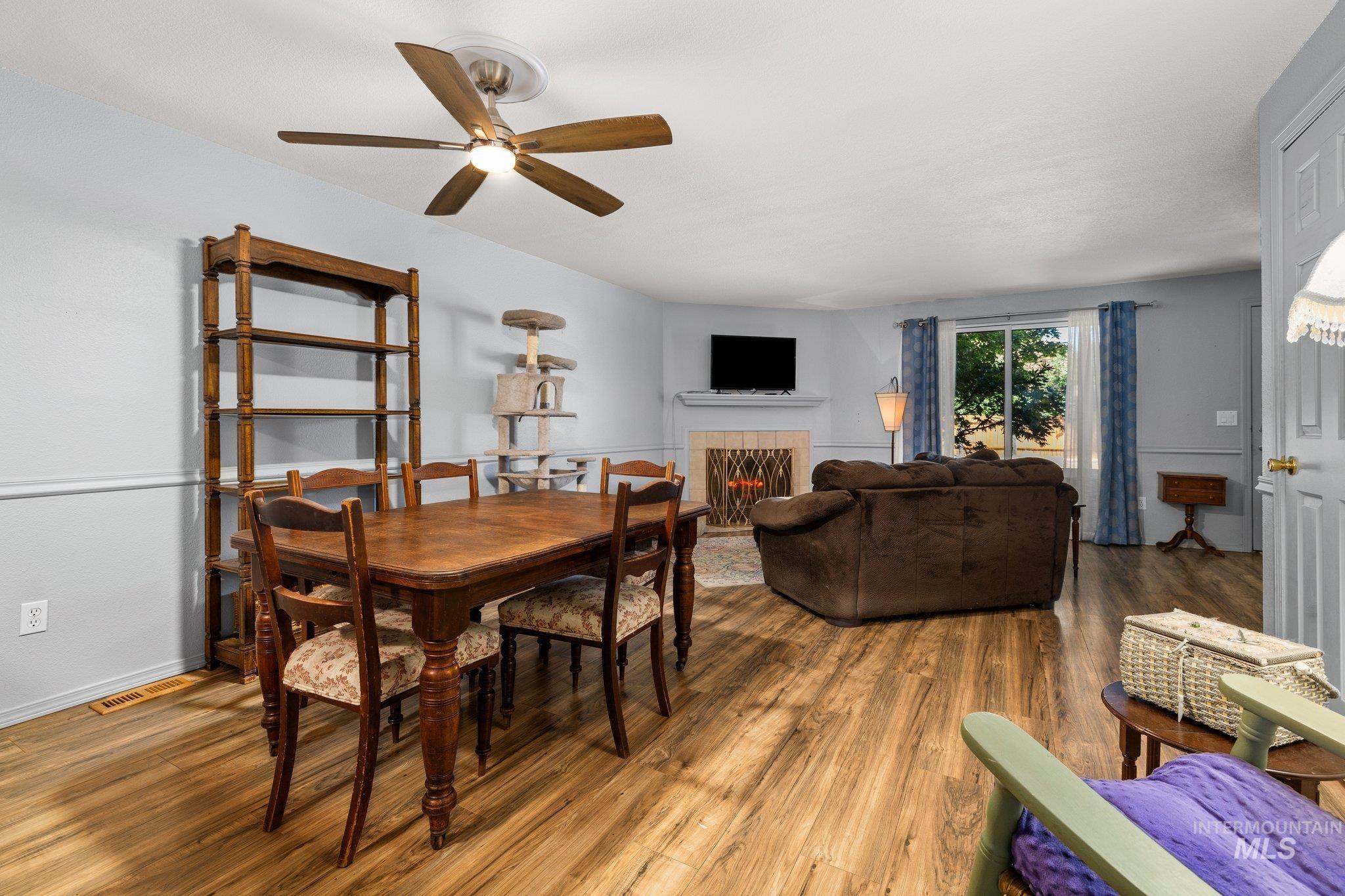 1990 Old Saybrook, Boise, Idaho 83706, 3 Bedrooms, 1.5 Bathrooms, Residential For Sale, Price $359,900,MLS 98955817