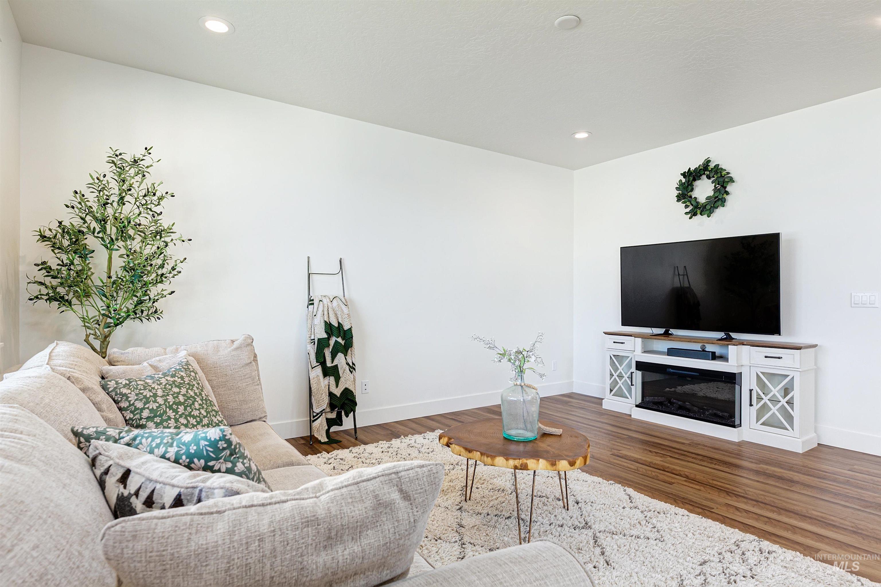 2678 Landmark St., Emmett, Idaho 83617, 3 Bedrooms, 2 Bathrooms, Residential For Sale, Price $482,990,MLS 98955839