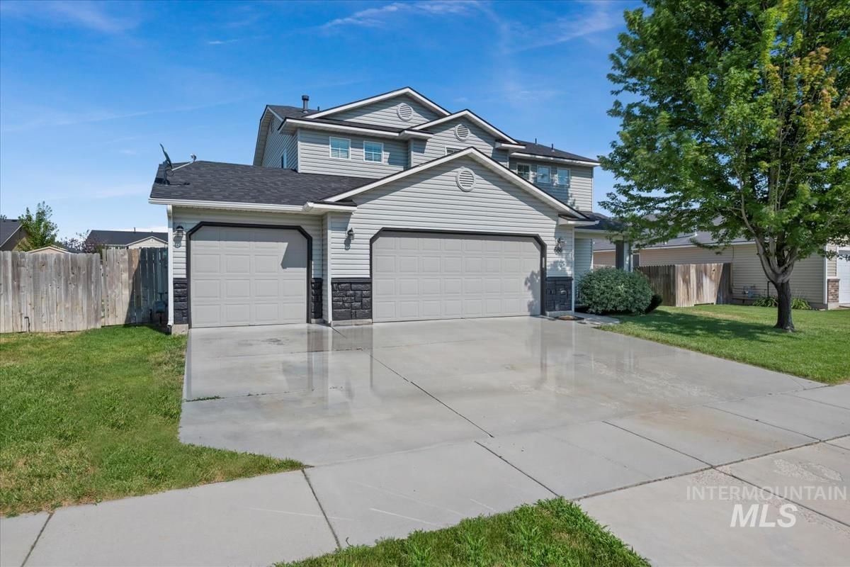 686 Nugget Court, Middleton, Idaho 83644-5278, 4 Bedrooms, 2.5 Bathrooms, Residential For Sale, Price $444,900,MLS 98955855