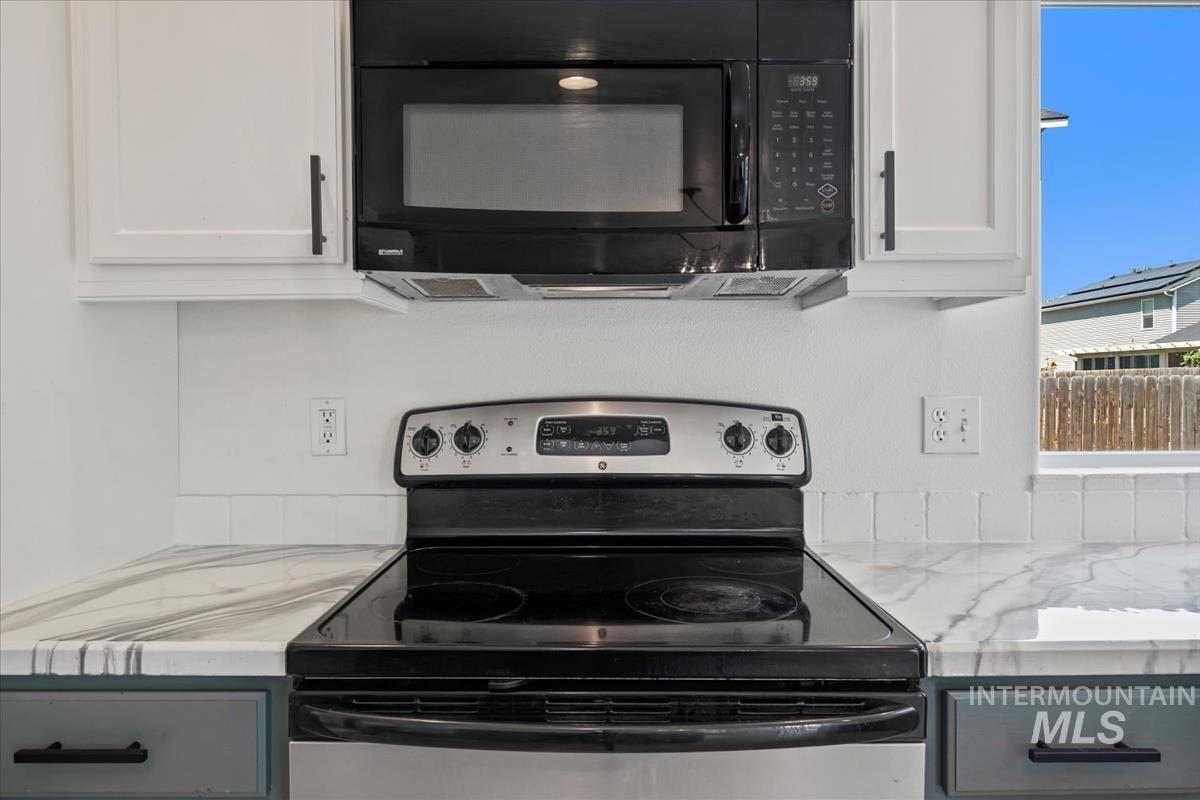 686 Nugget Court, Middleton, Idaho 83644-5278, 4 Bedrooms, 2.5 Bathrooms, Residential For Sale, Price $444,900,MLS 98955855